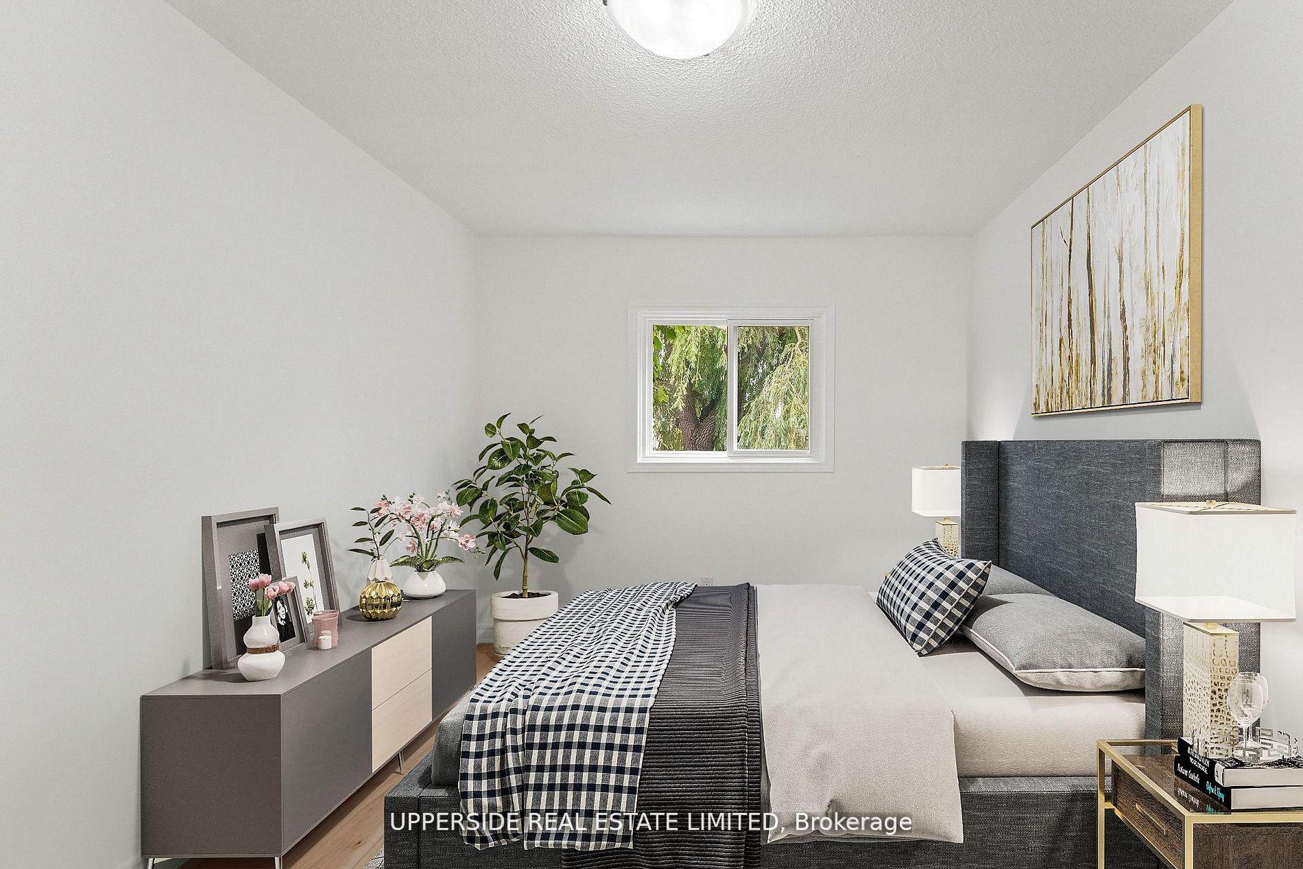Photo 39 of 55 Thornbury Circle, Vaughan, Crestwood-Springfarm-Yorkhill — HOMEH