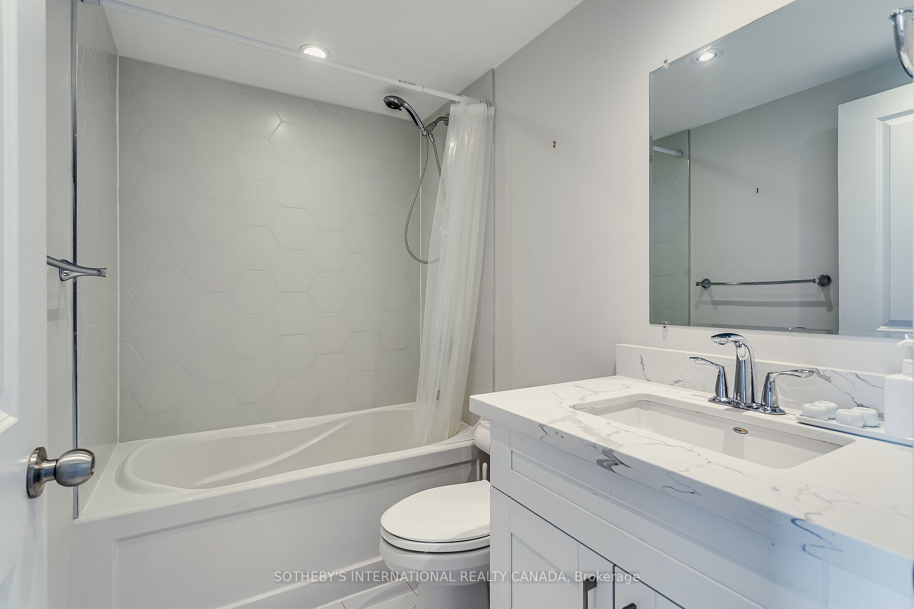 Photo 68 of Unit 3408, 33 Harbour Square, Toronto, Waterfront Communities — HOMEH