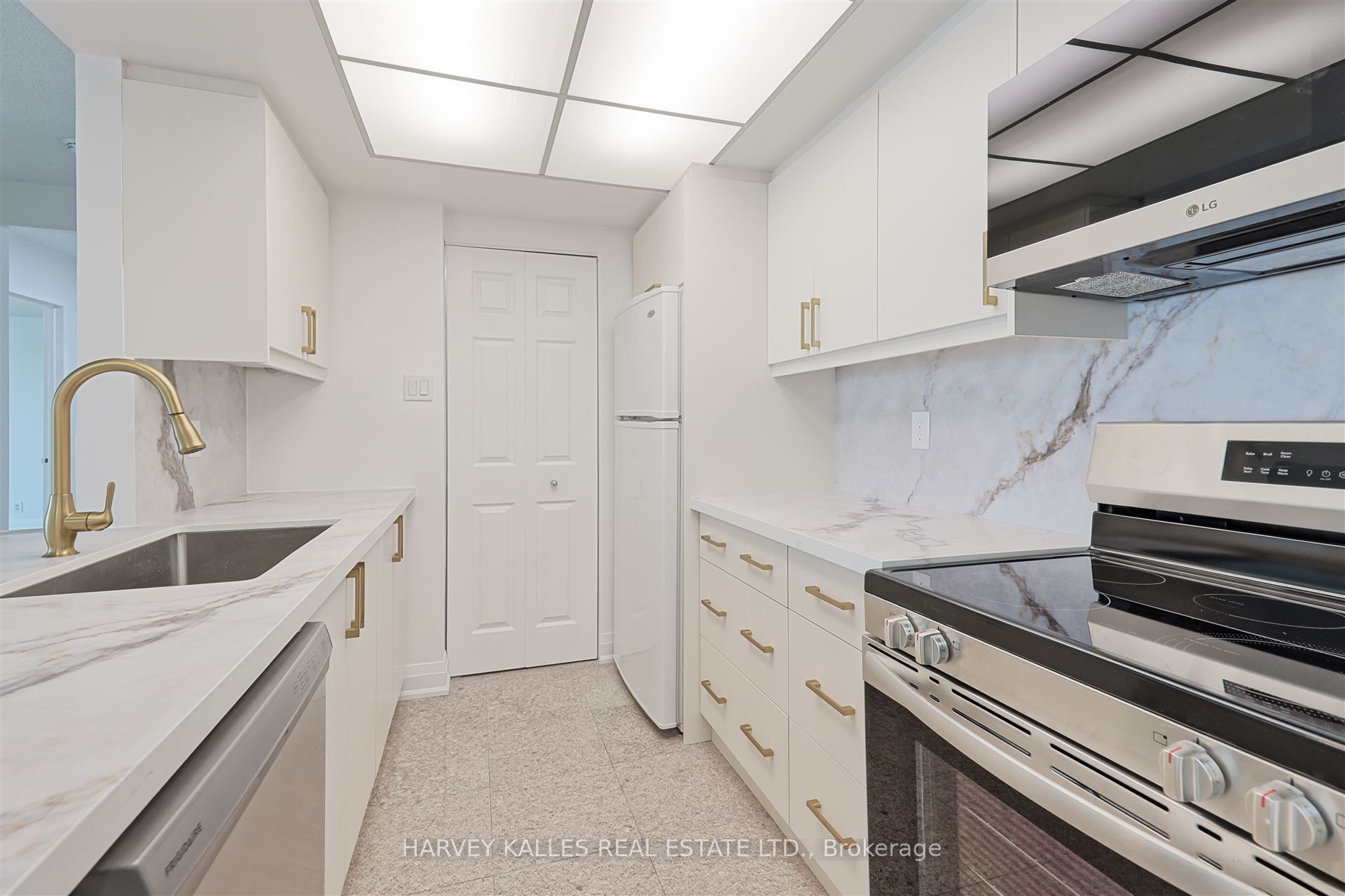 Photo 38 of Unit 2506, 99 Harbour Square, Toronto, Waterfront Communities — HOMEH