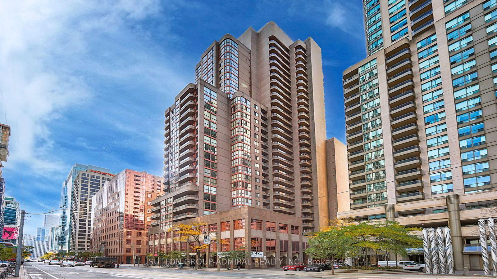 Front of Unit 2507, 736 Bay St