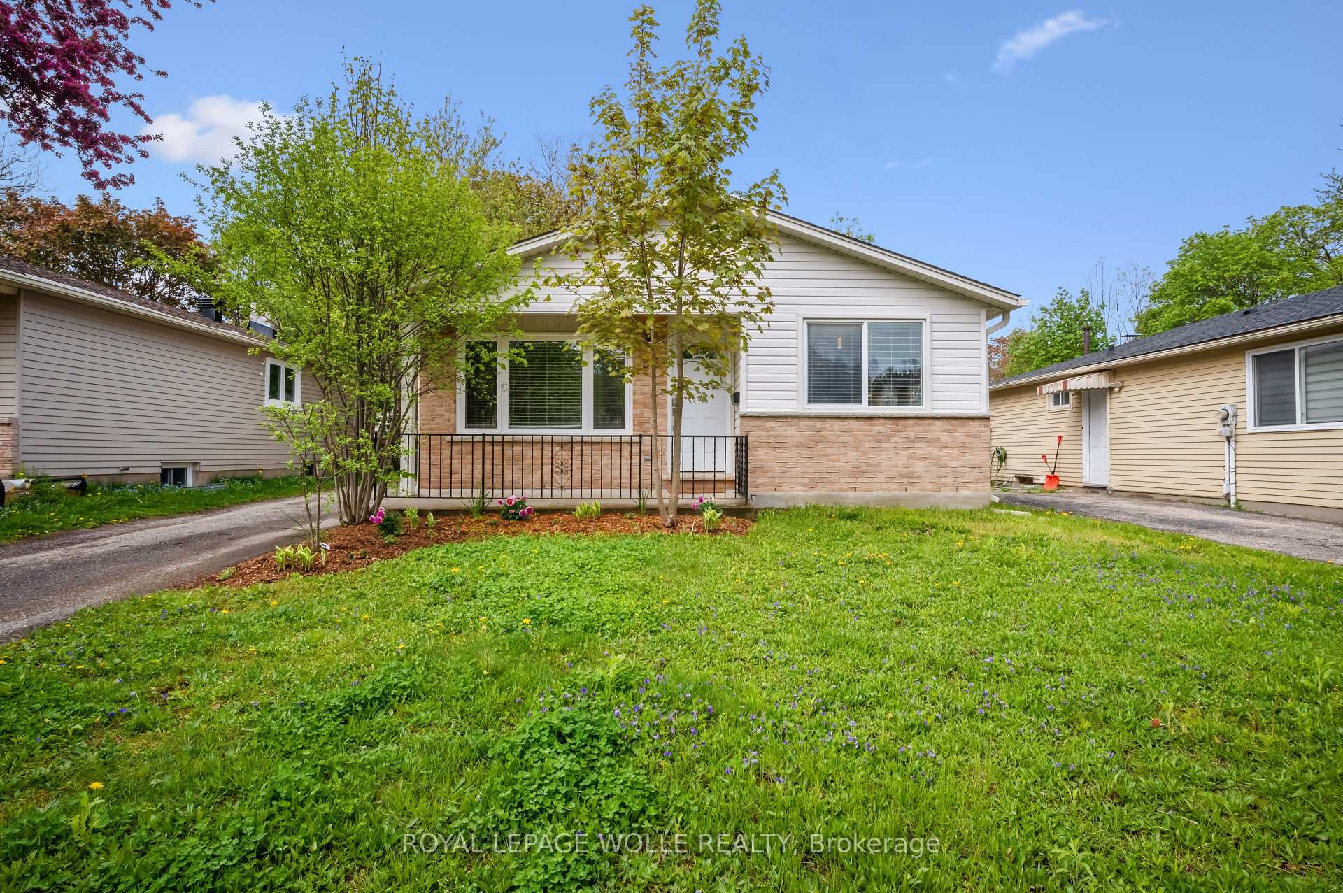 Photo 1 of 53 Karen Walk, Waterloo — HOMEH