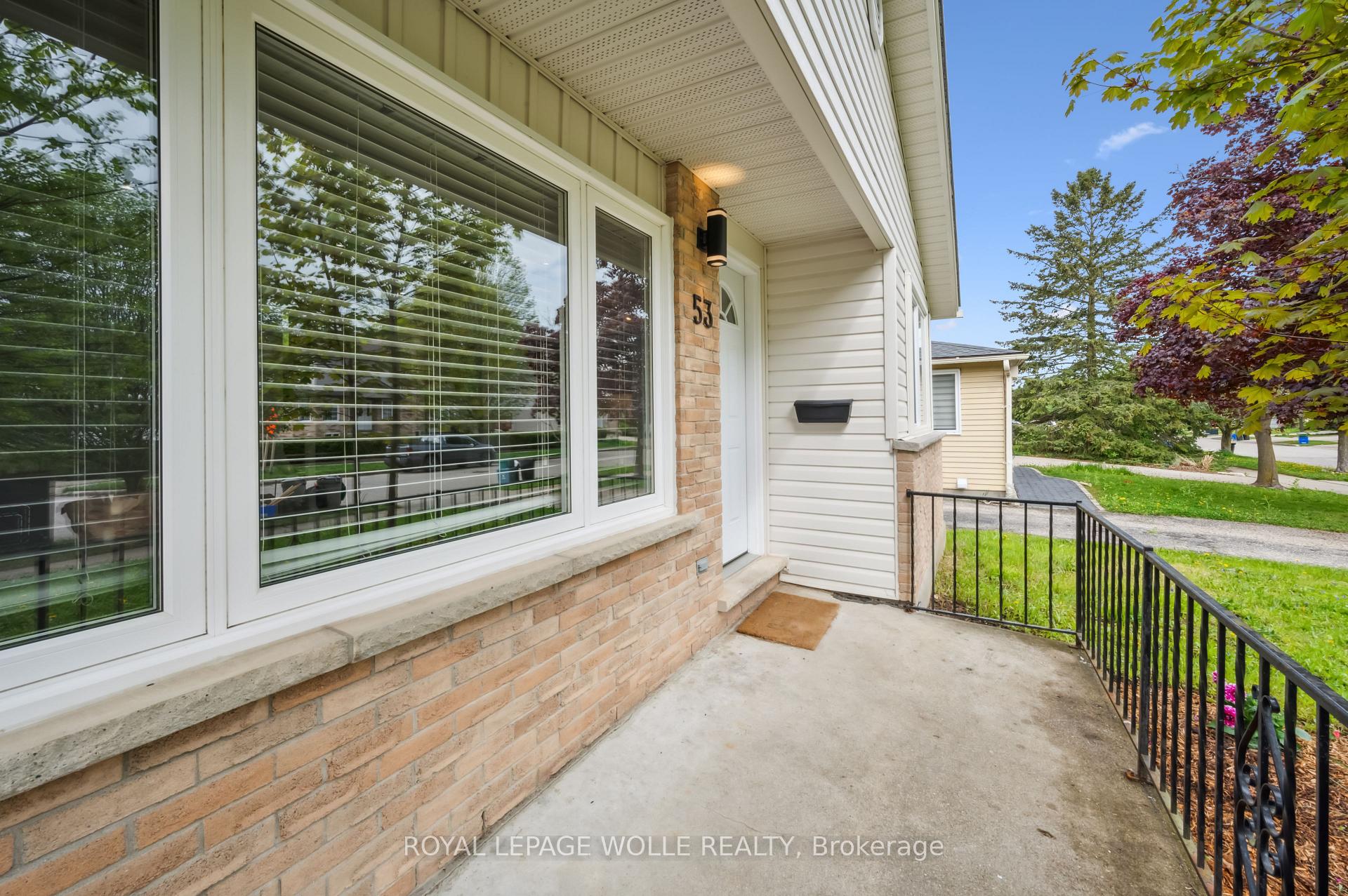 Photo 3 of 53 Karen Walk, Waterloo — HOMEH