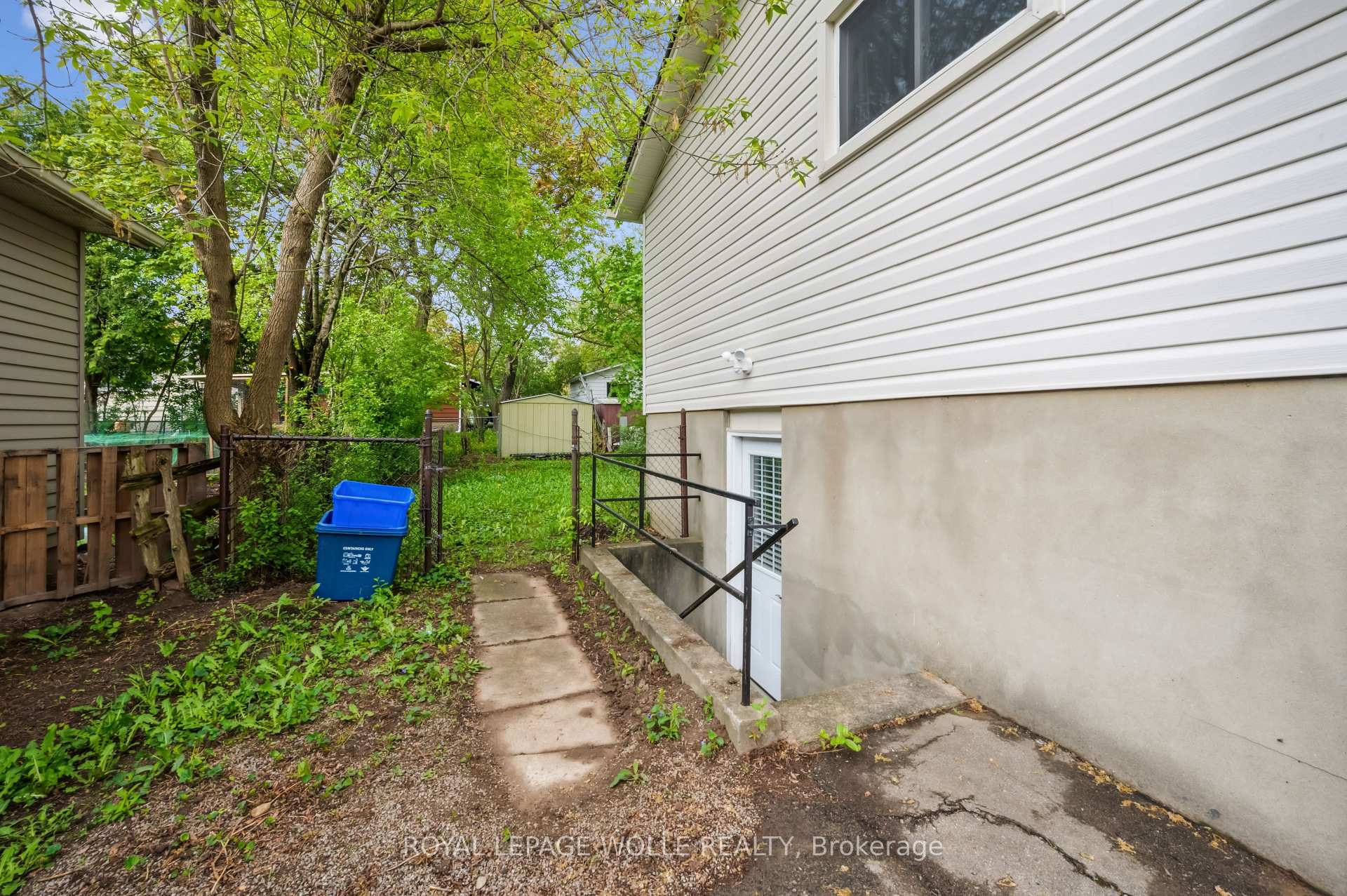 Photo 33 of 53 Karen Walk, Waterloo — HOMEH