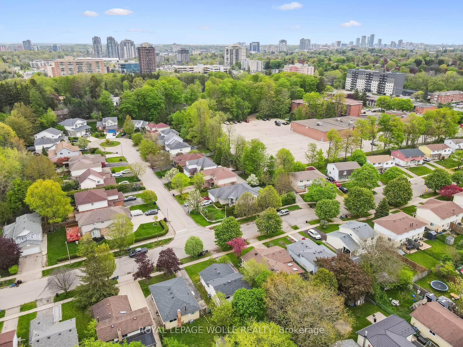 Photo 41 of 53 Karen Walk, Waterloo — HOMEH