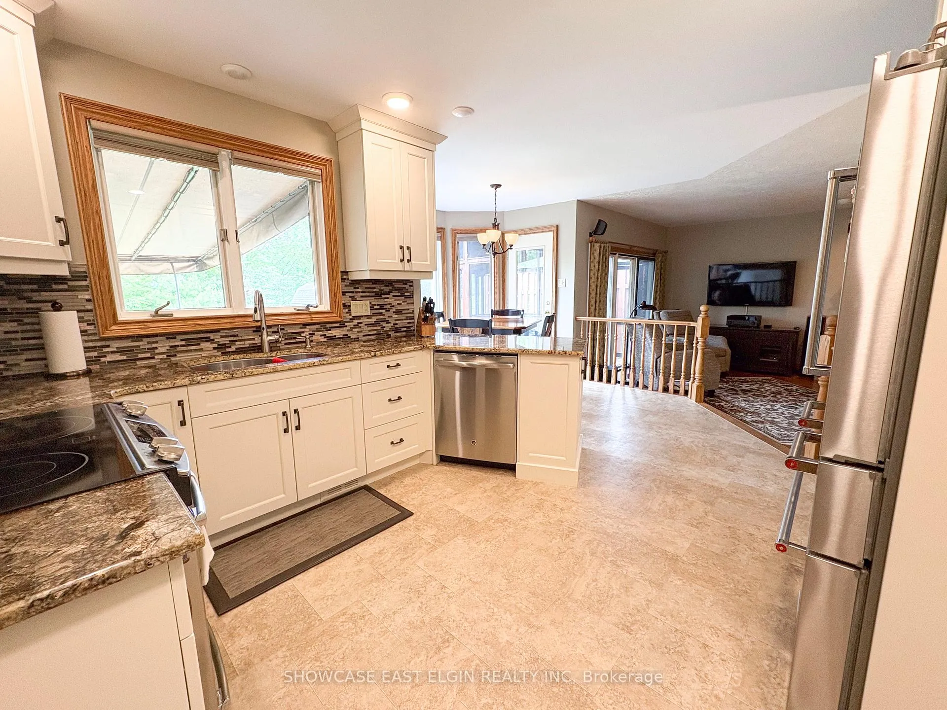 Photo 8 of 28 Sinclair Crescent, Aylmer — HOMEH