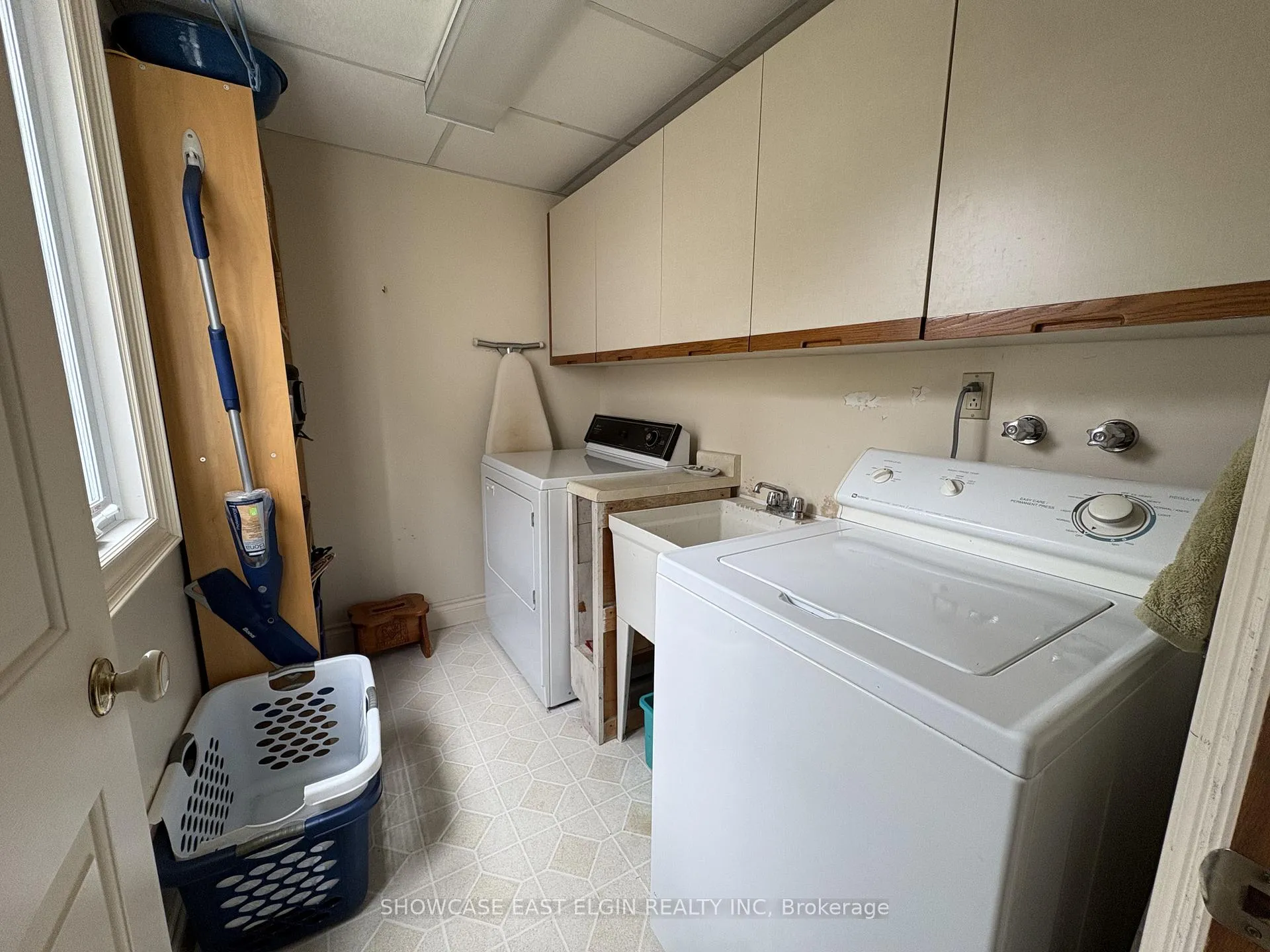Photo 15 of 28 Sinclair Crescent, Aylmer — HOMEH