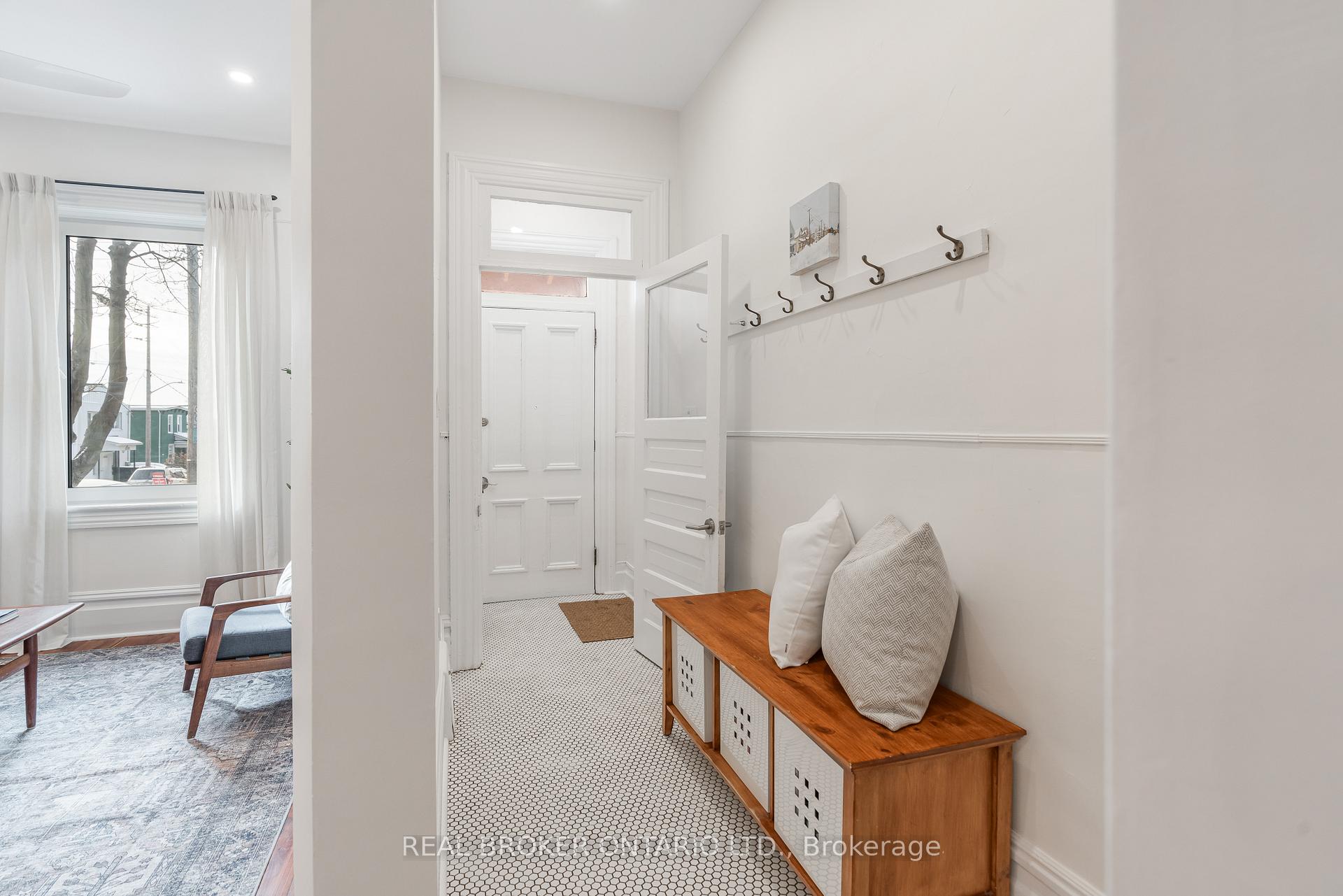 Photo 3 of 141 Rochester Street, Ottawa, West Centre Town — HOMEH