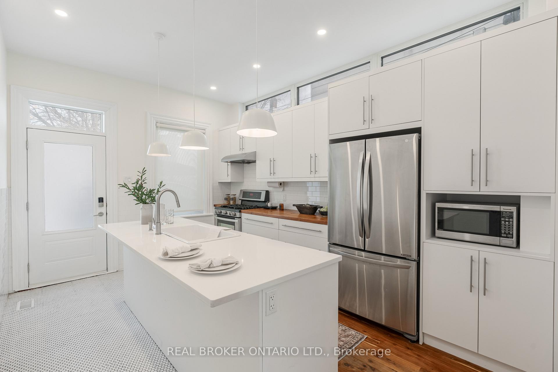 Photo 14 of 141 Rochester Street, Ottawa, West Centre Town — HOMEH