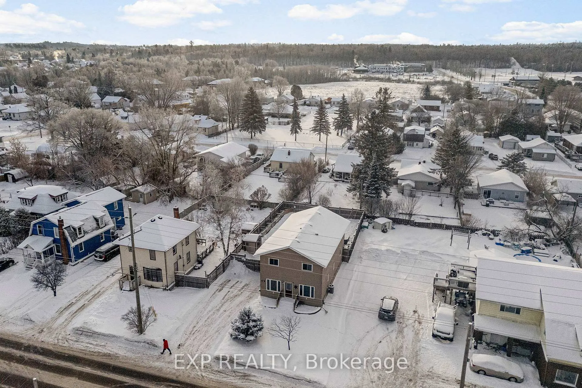 Photo 4 of 395 Lisgar Avenue, Renfrew — HOMEH