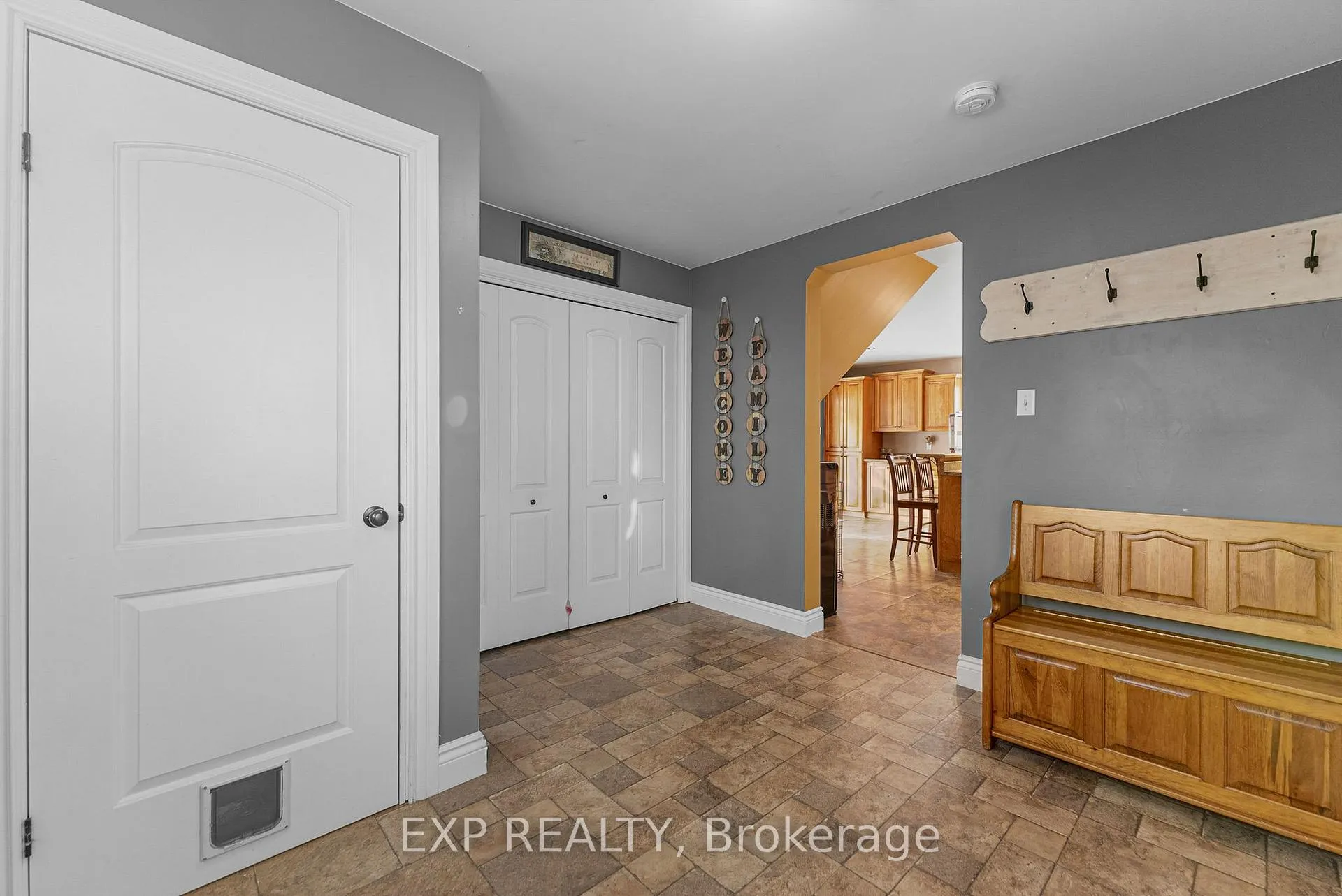 Photo 7 of 395 Lisgar Avenue, Renfrew — HOMEH