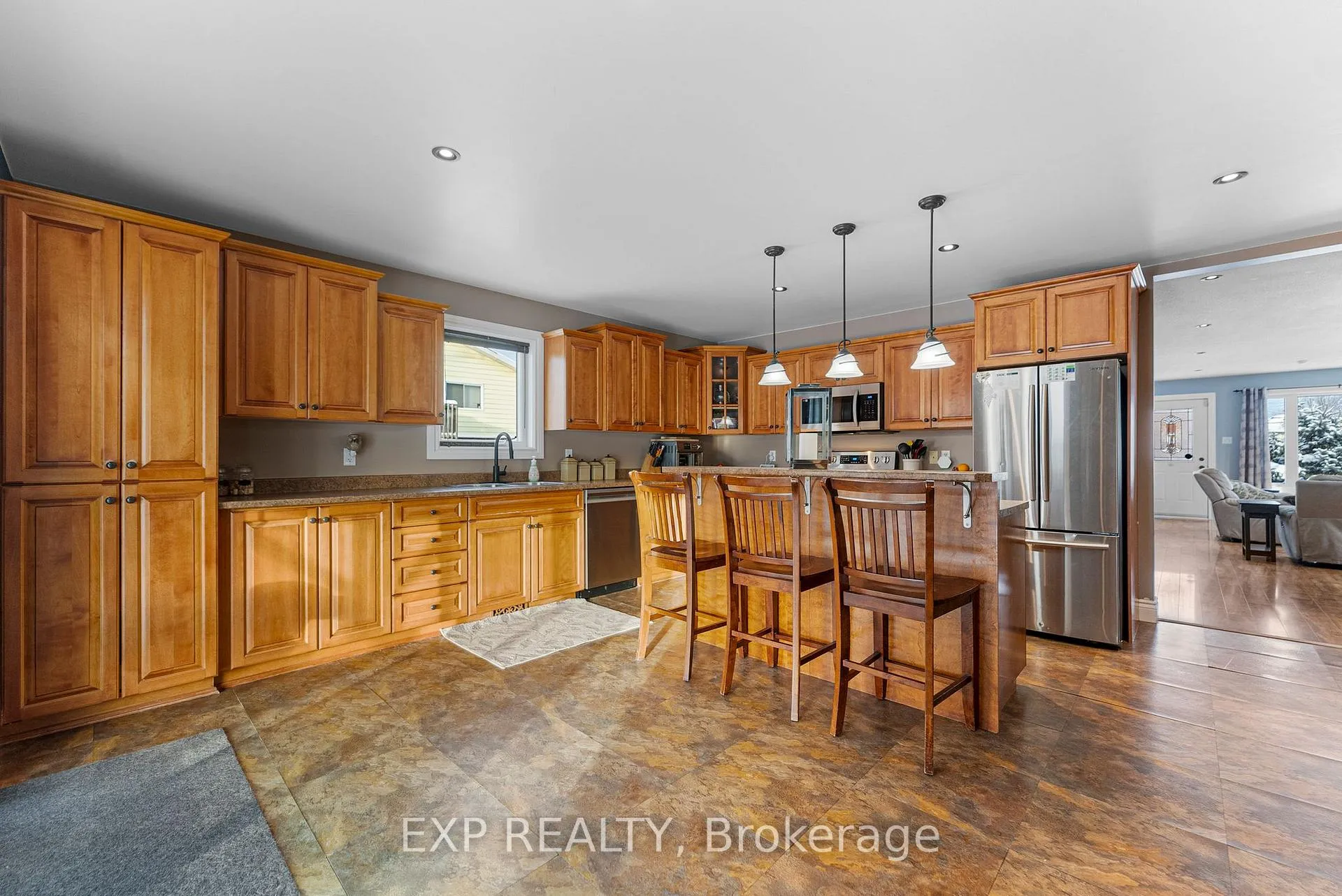 Photo 9 of 395 Lisgar Avenue, Renfrew — HOMEH