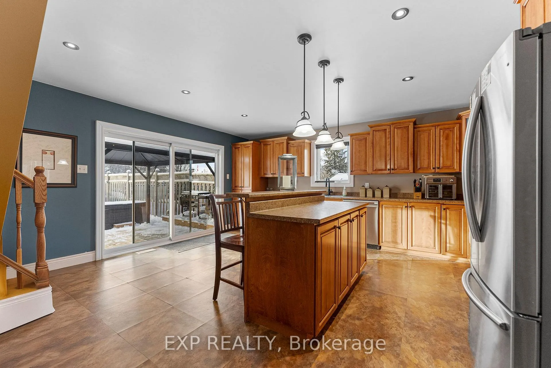 Photo 10 of 395 Lisgar Avenue, Renfrew — HOMEH