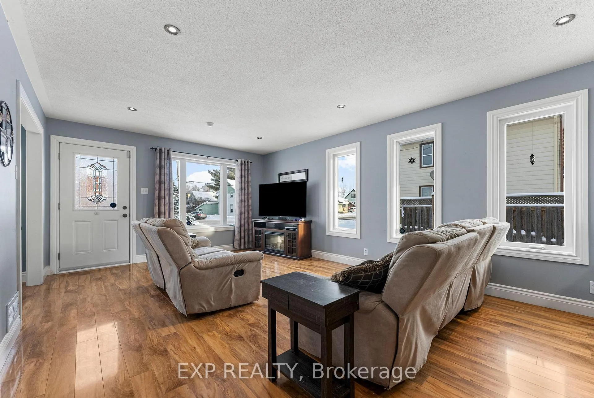 Photo 14 of 395 Lisgar Avenue, Renfrew — HOMEH