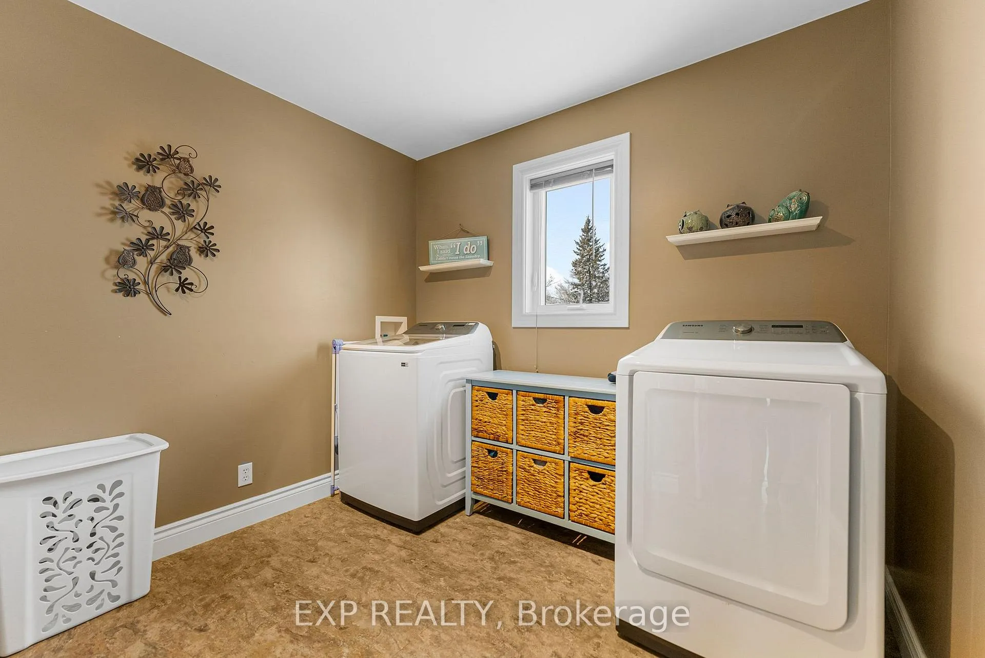 Photo 16 of 395 Lisgar Avenue, Renfrew — HOMEH
