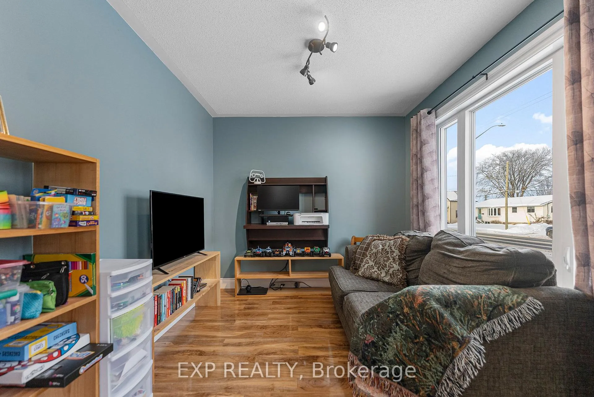 Photo 18 of 395 Lisgar Avenue, Renfrew — HOMEH