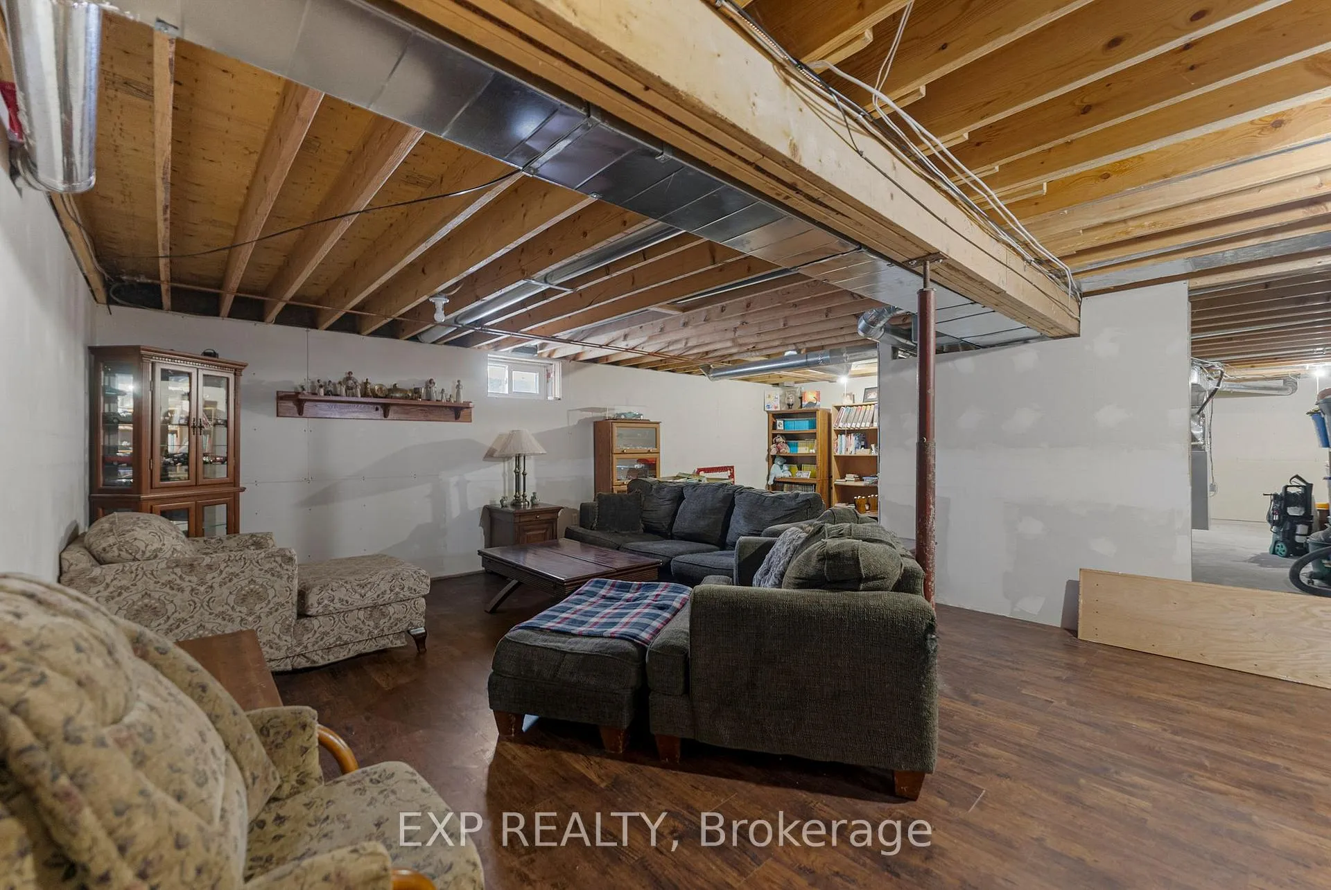 Photo 28 of 395 Lisgar Avenue, Renfrew — HOMEH