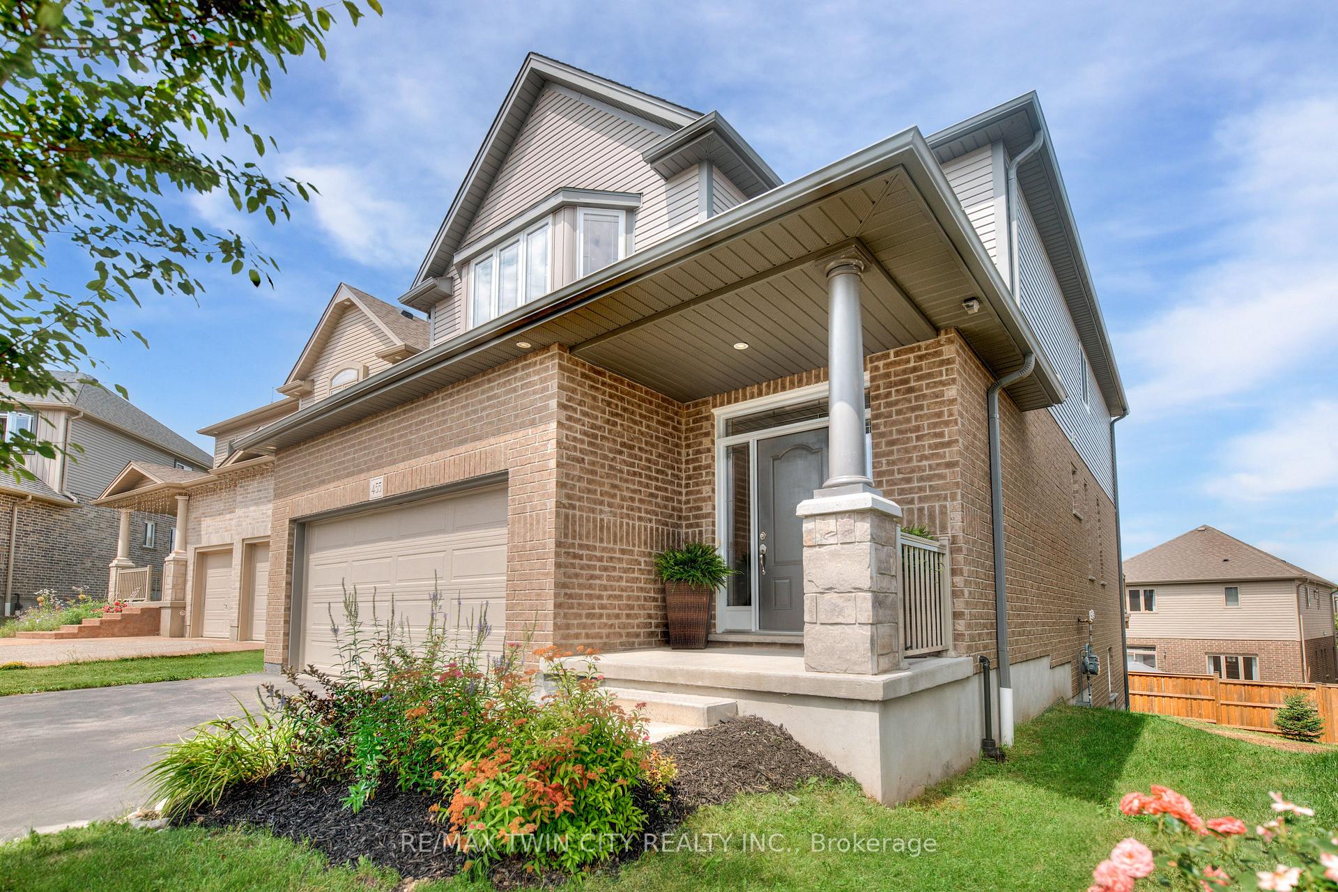 Photo 2 of 455 Twinleaf Street, Waterloo — HOMEH