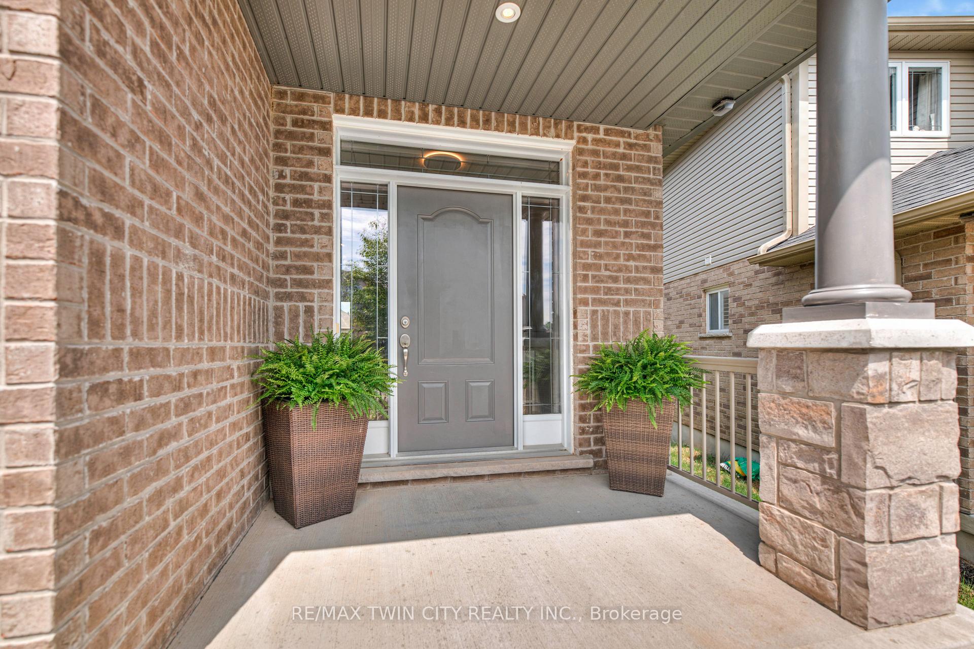Photo 4 of 455 Twinleaf Street, Waterloo — HOMEH
