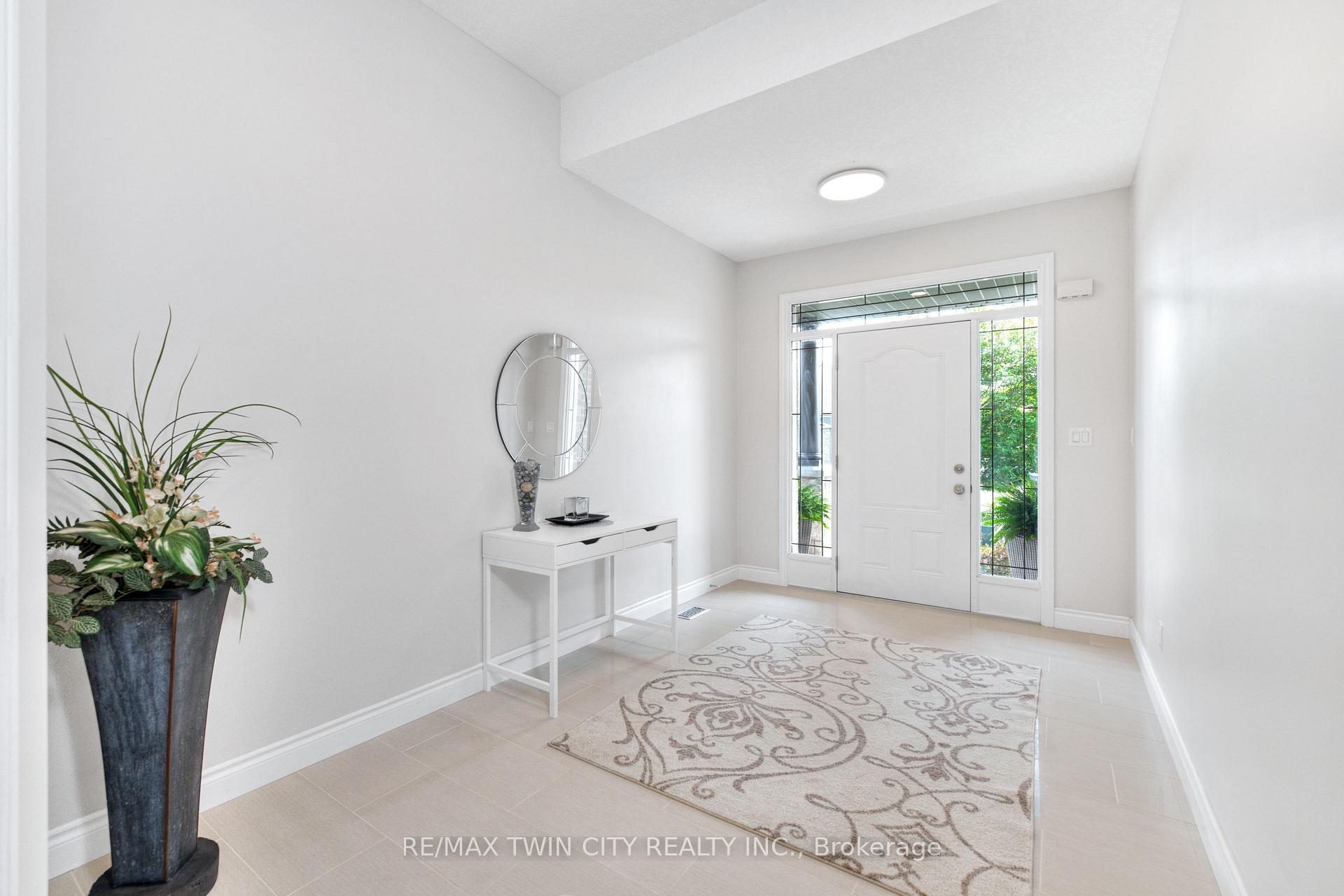 Photo 5 of 455 Twinleaf Street, Waterloo — HOMEH
