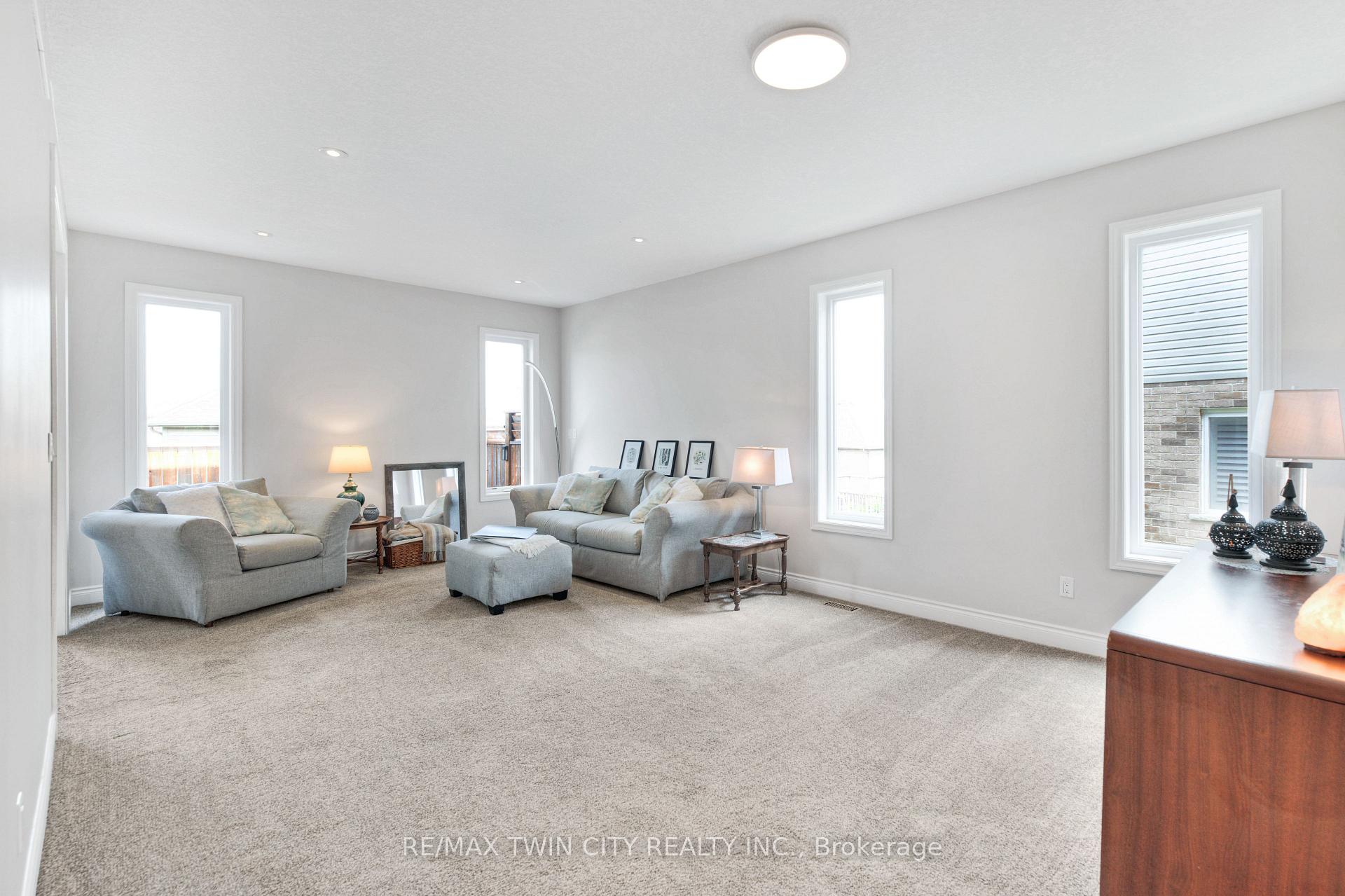 Photo 10 of 455 Twinleaf Street, Waterloo — HOMEH