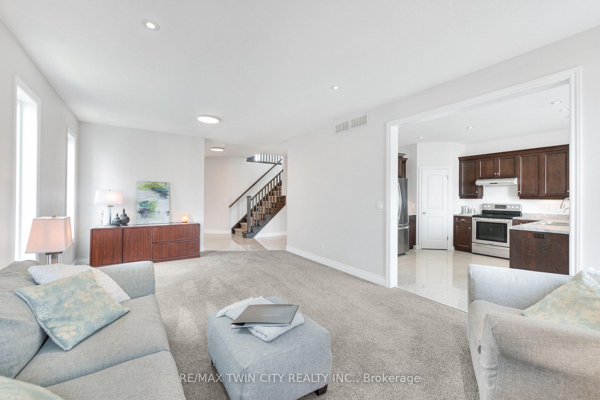 Photo 13 of 455 Twinleaf Street, Waterloo — HOMEH