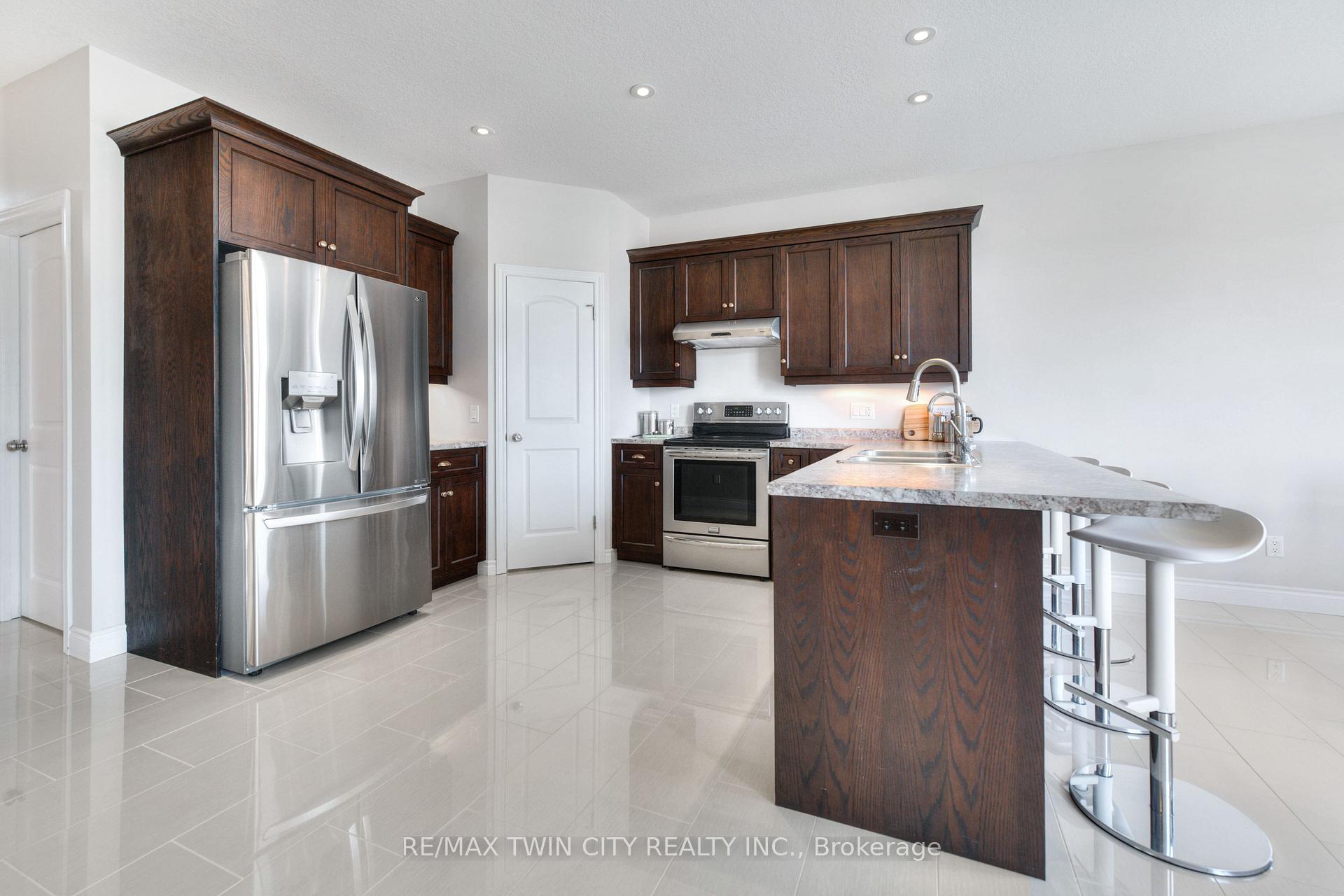Photo 16 of 455 Twinleaf Street, Waterloo — HOMEH