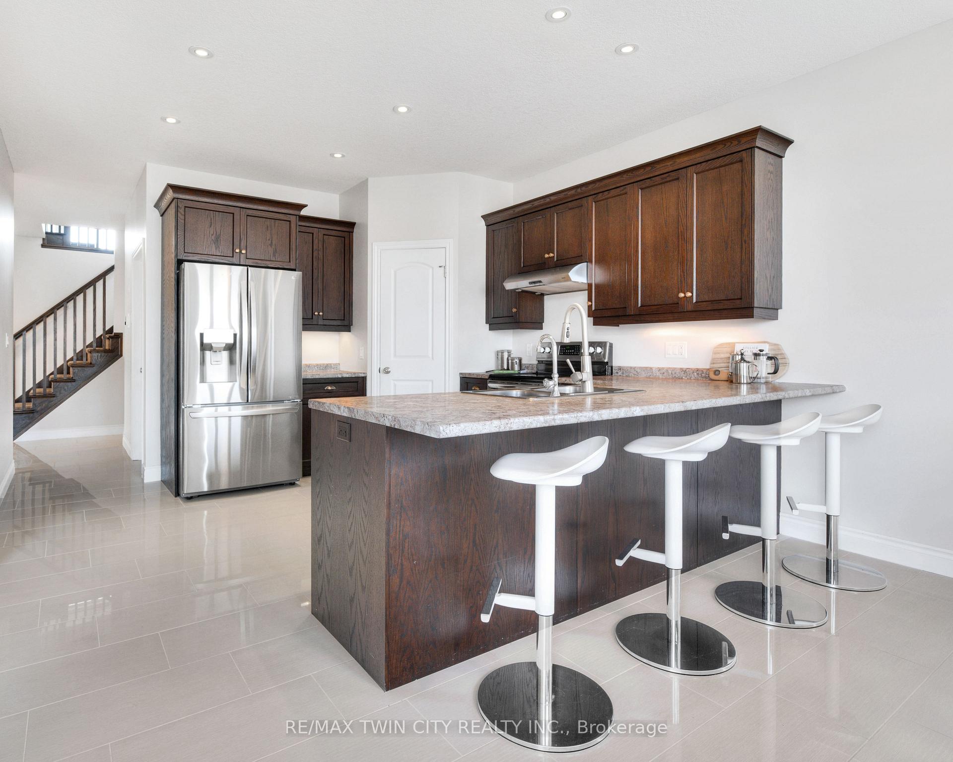 Photo 18 of 455 Twinleaf Street, Waterloo — HOMEH