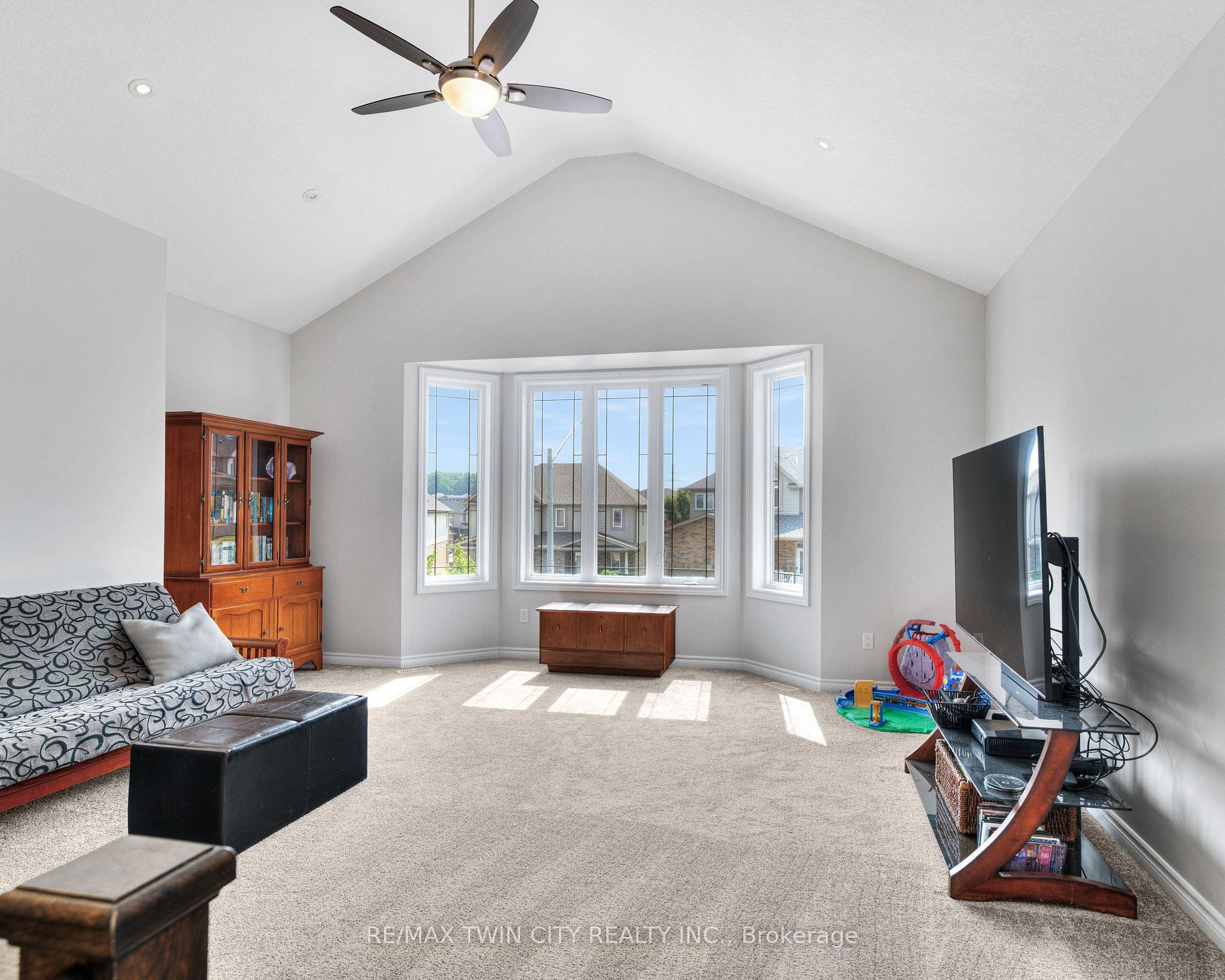 Photo 21 of 455 Twinleaf Street, Waterloo — HOMEH