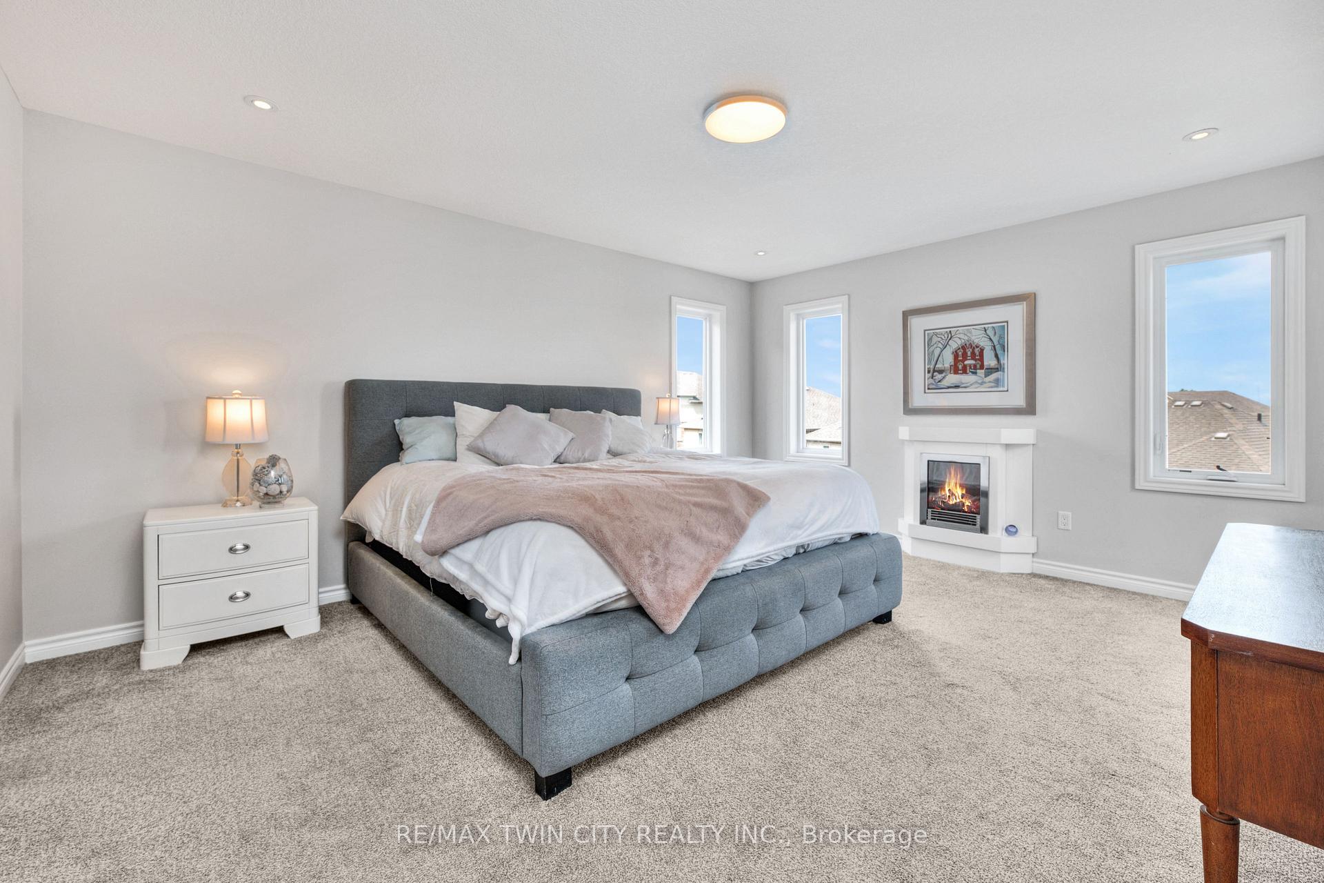 Photo 32 of 455 Twinleaf Street, Waterloo — HOMEH