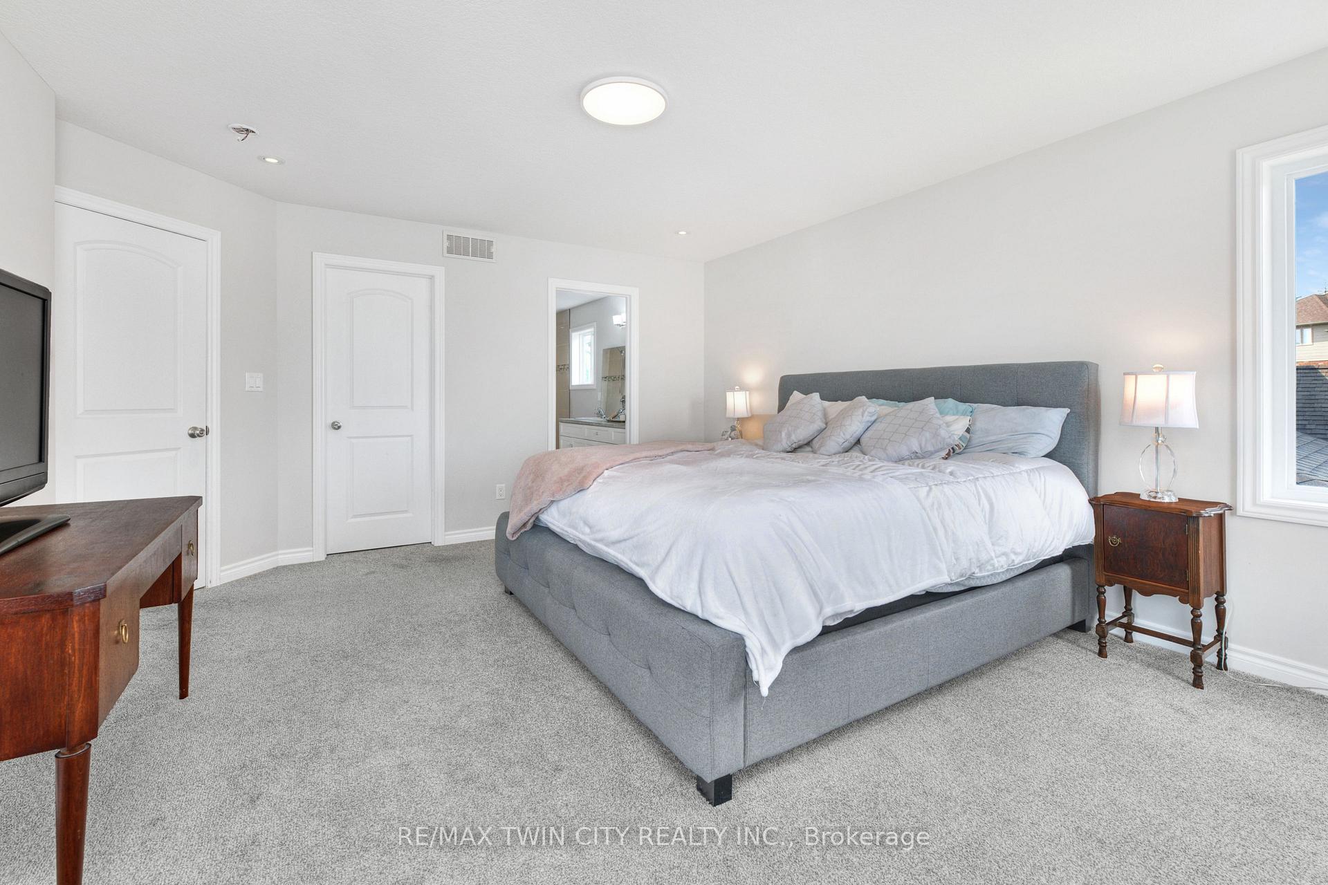Photo 33 of 455 Twinleaf Street, Waterloo — HOMEH