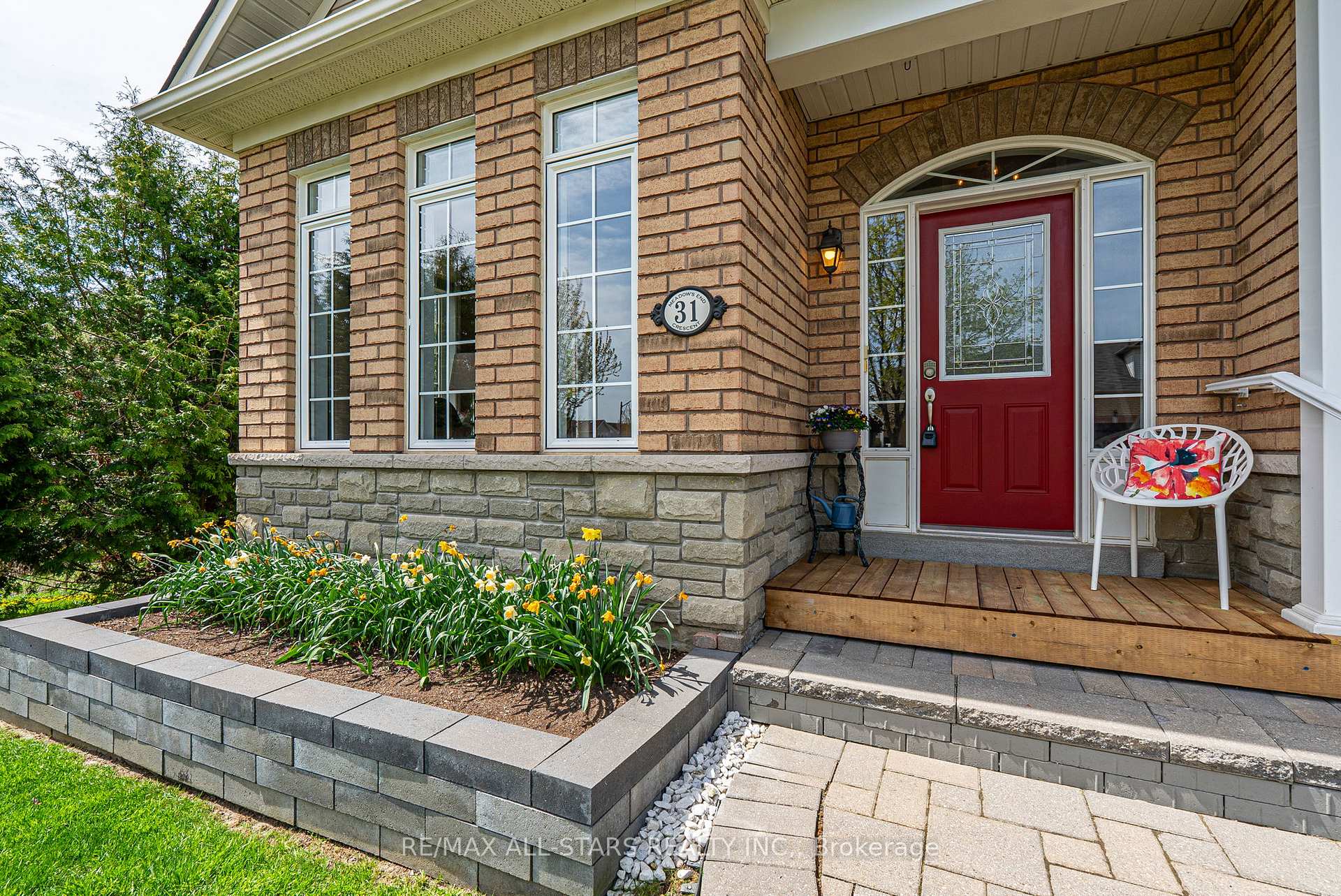 Photo 4 of 31 Meadow's End Crescent, Uxbridge — HOMEH