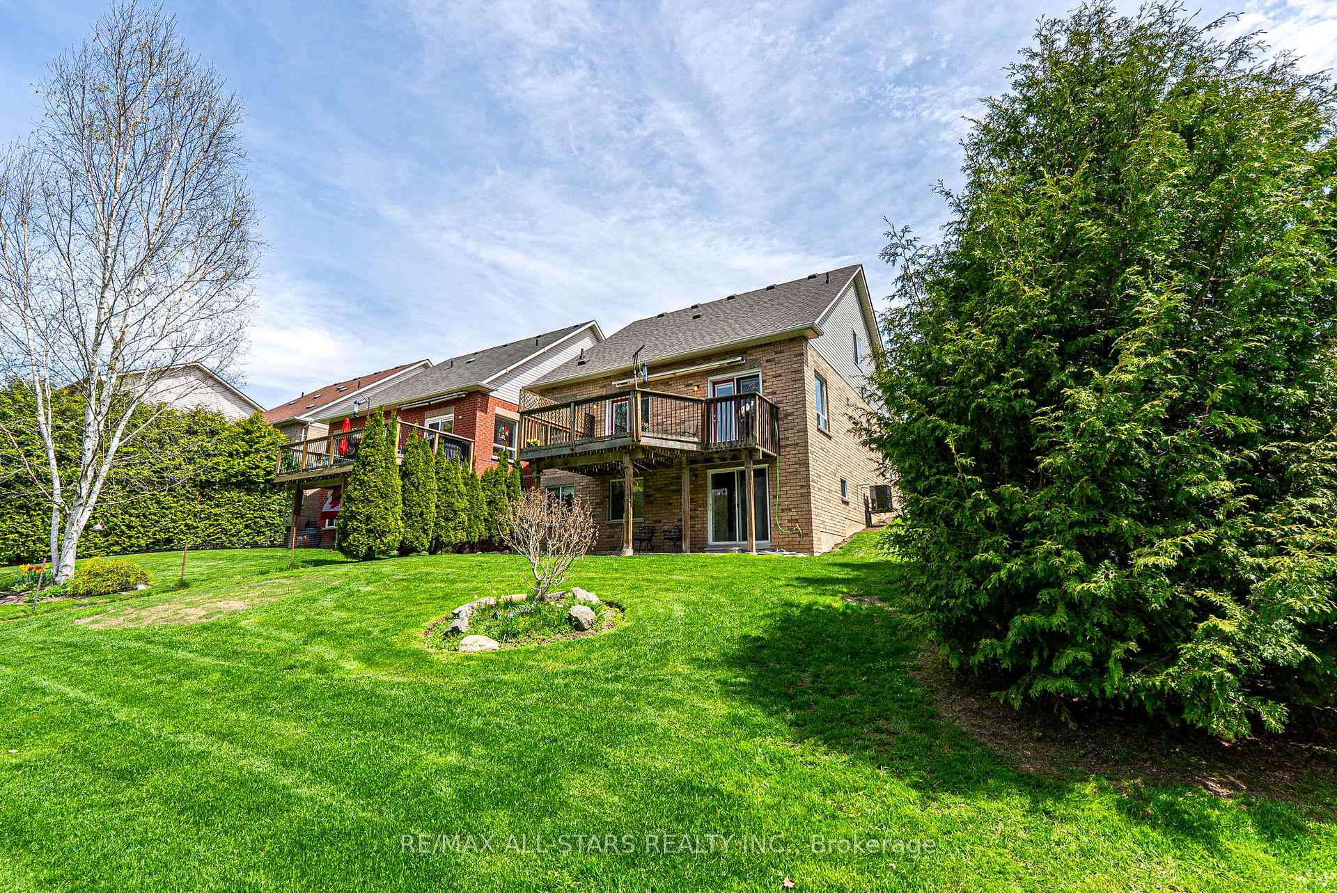 Photo 29 of 31 Meadow's End Crescent, Uxbridge — HOMEH