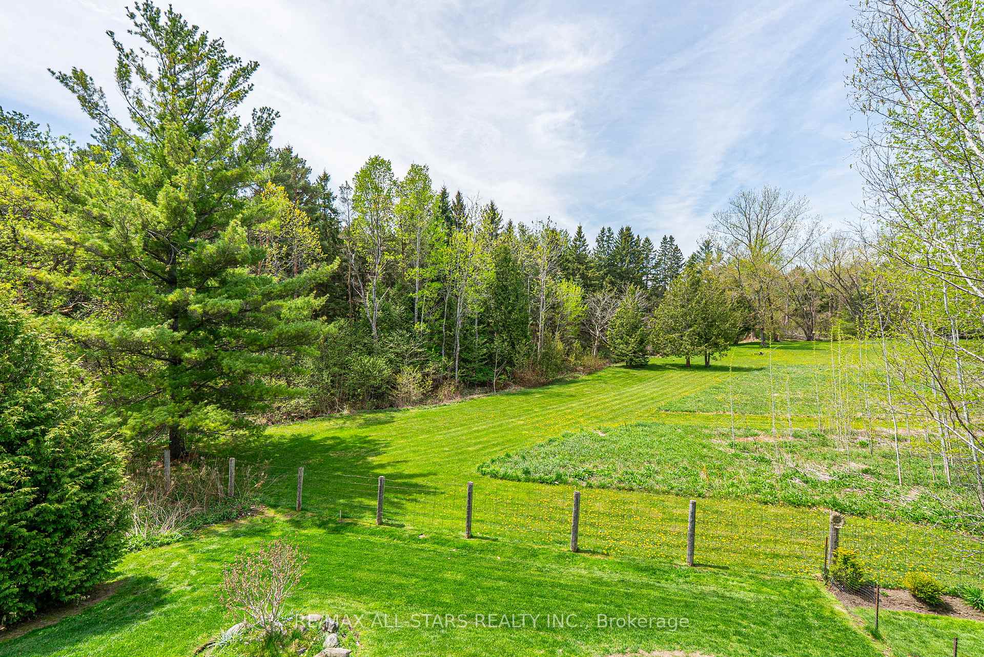 Photo 34 of 31 Meadow's End Crescent, Uxbridge — HOMEH