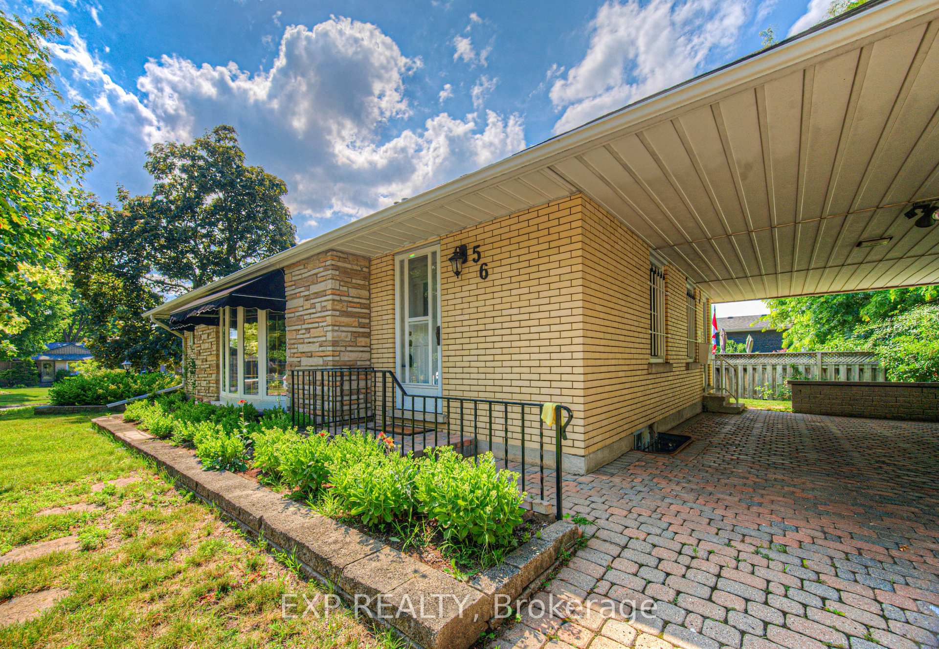 Photo 3 of 56 Cardinal Crescent S, Waterloo — HOMEH