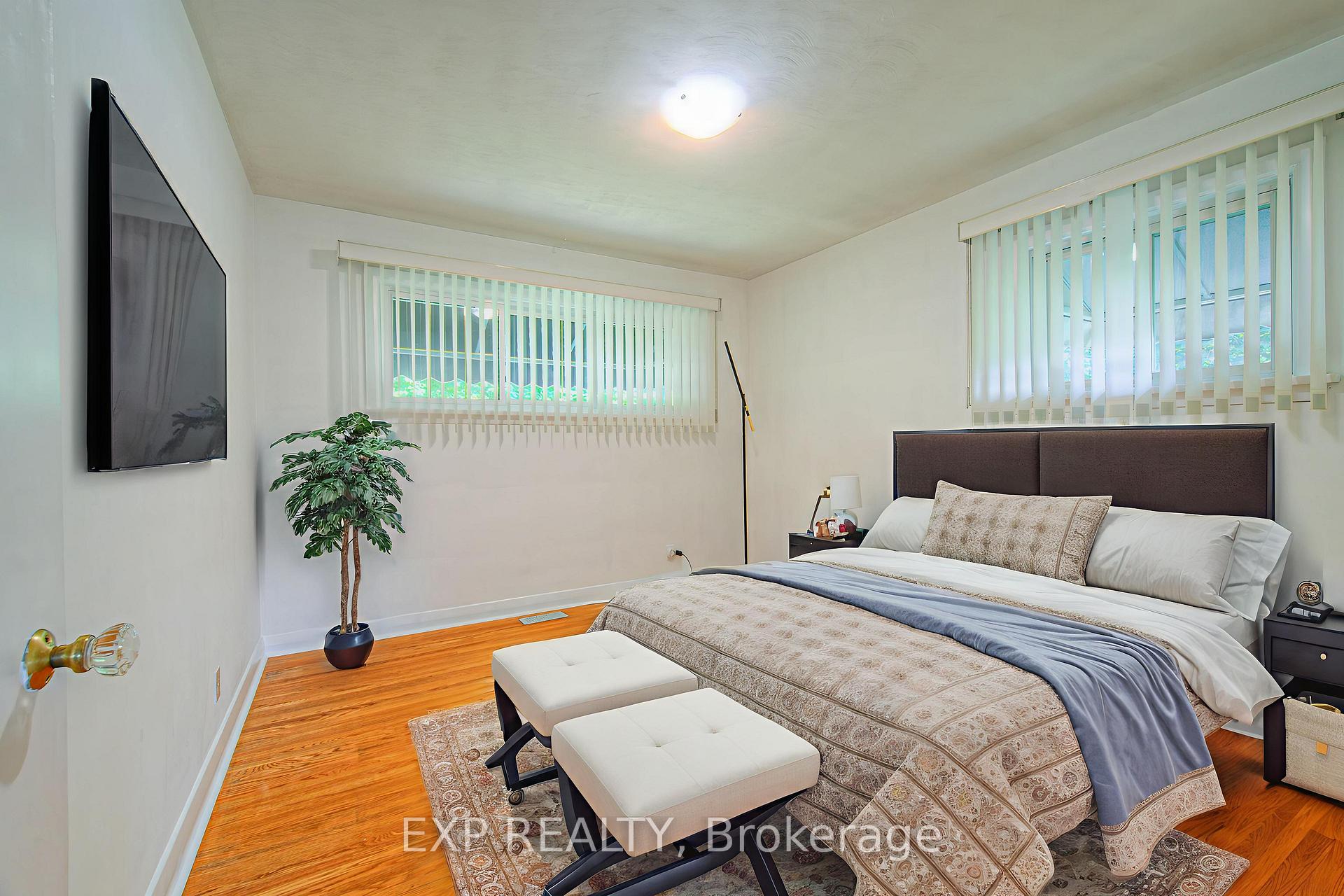 Photo 18 of 56 Cardinal Crescent S, Waterloo — HOMEH