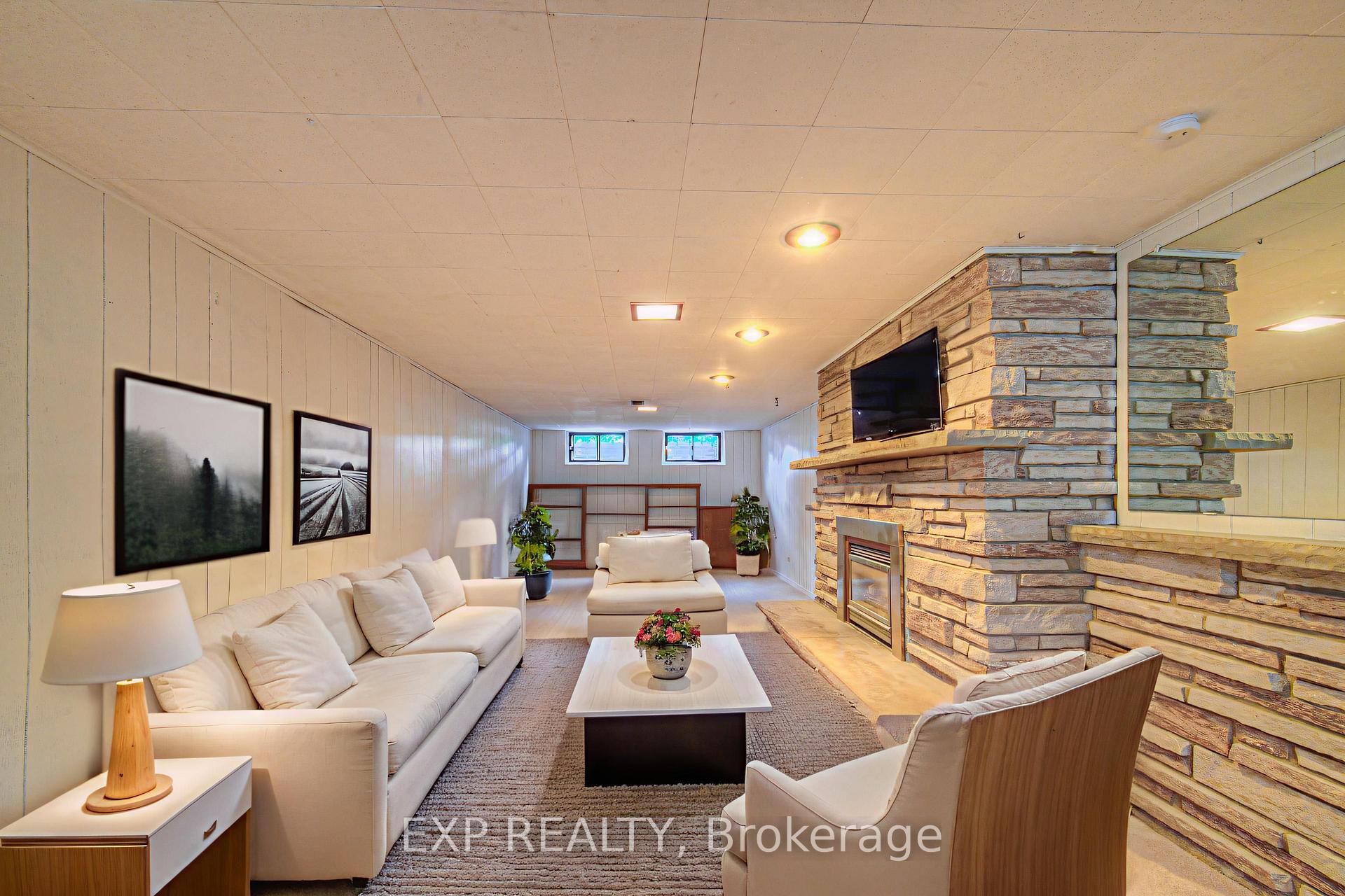 Photo 22 of 56 Cardinal Crescent S, Waterloo — HOMEH