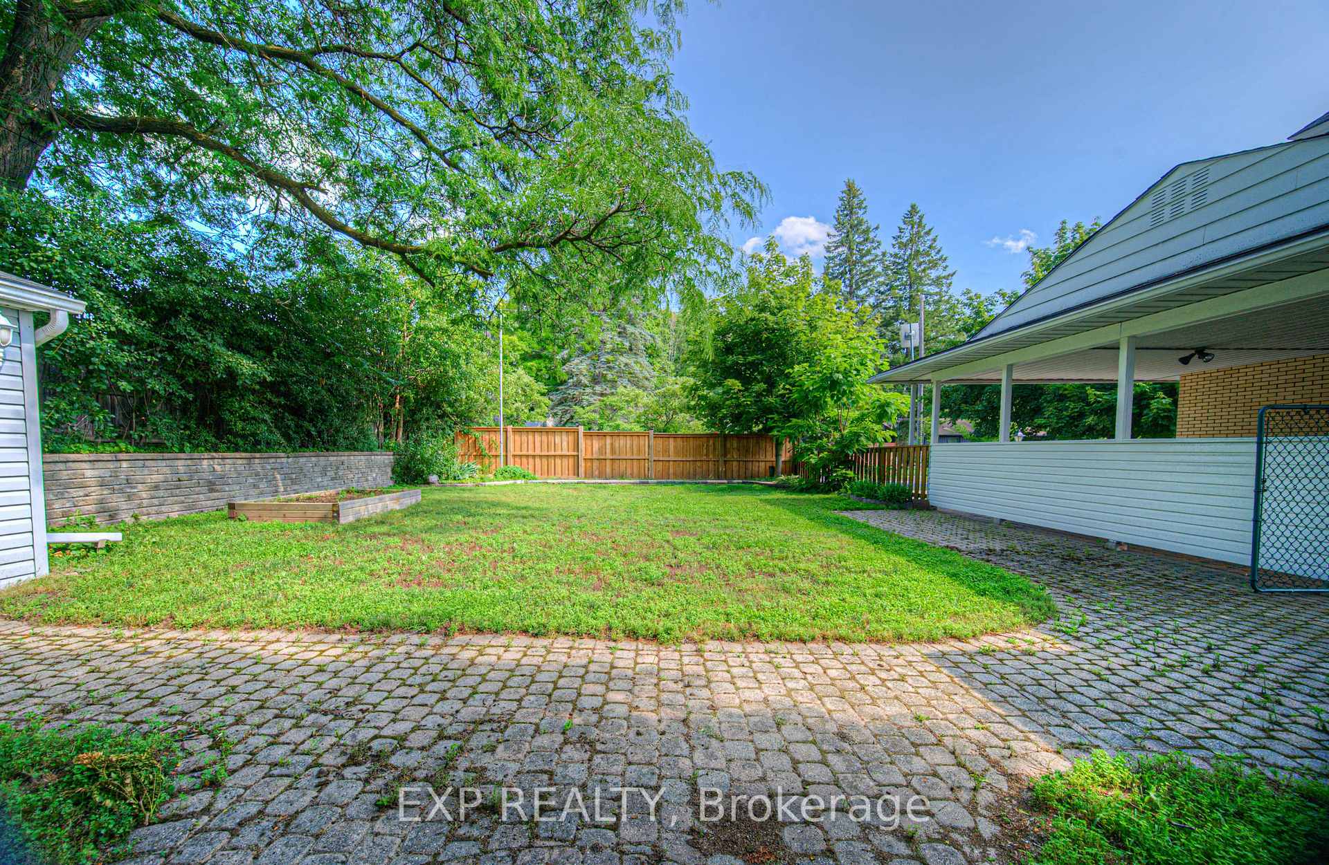 Photo 27 of 56 Cardinal Crescent S, Waterloo — HOMEH
