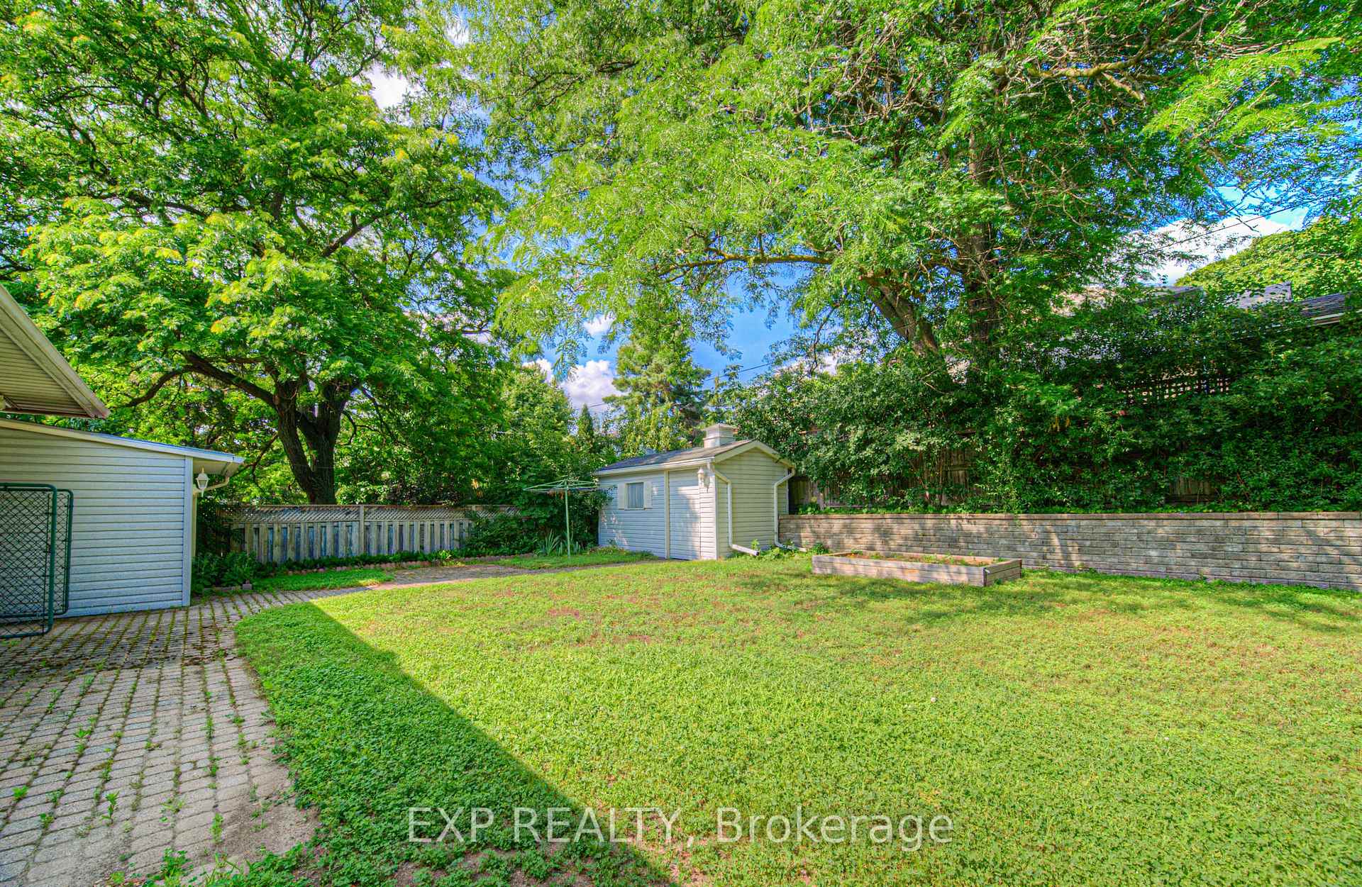 Photo 32 of 56 Cardinal Crescent S, Waterloo — HOMEH