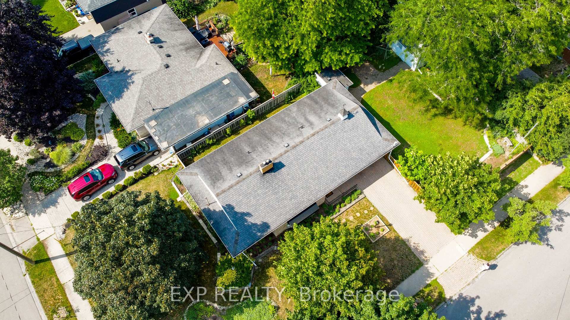 Photo 36 of 56 Cardinal Crescent S, Waterloo — HOMEH