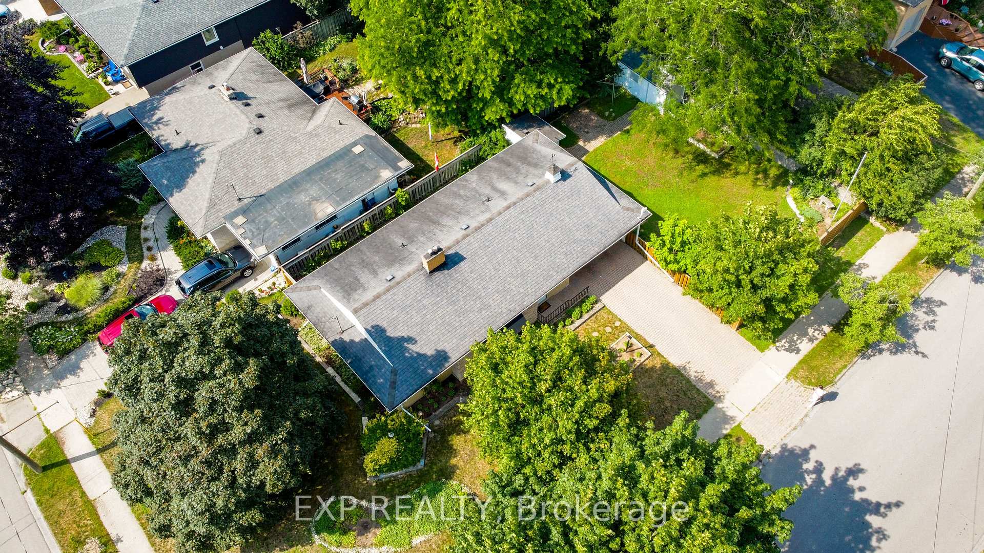Photo 37 of 56 Cardinal Crescent S, Waterloo — HOMEH