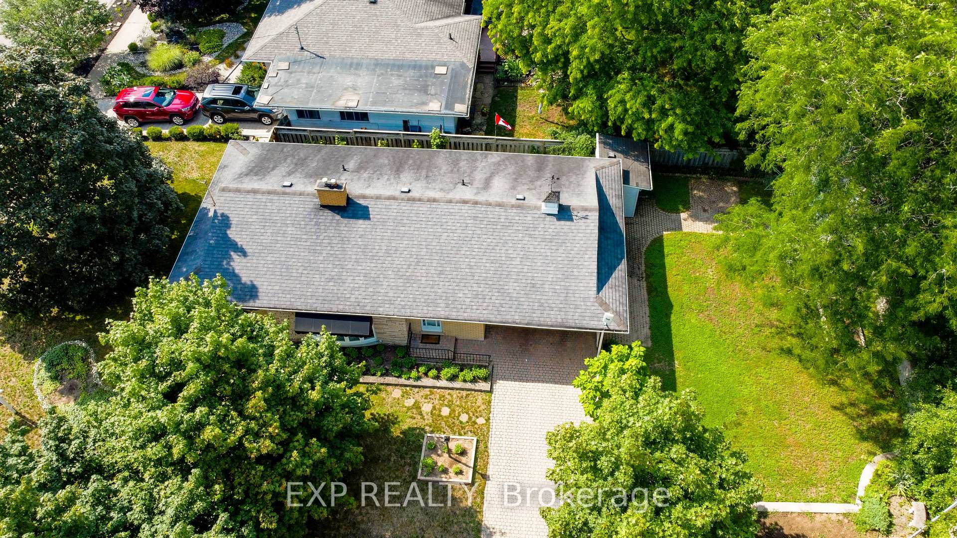 Photo 42 of 56 Cardinal Crescent S, Waterloo — HOMEH