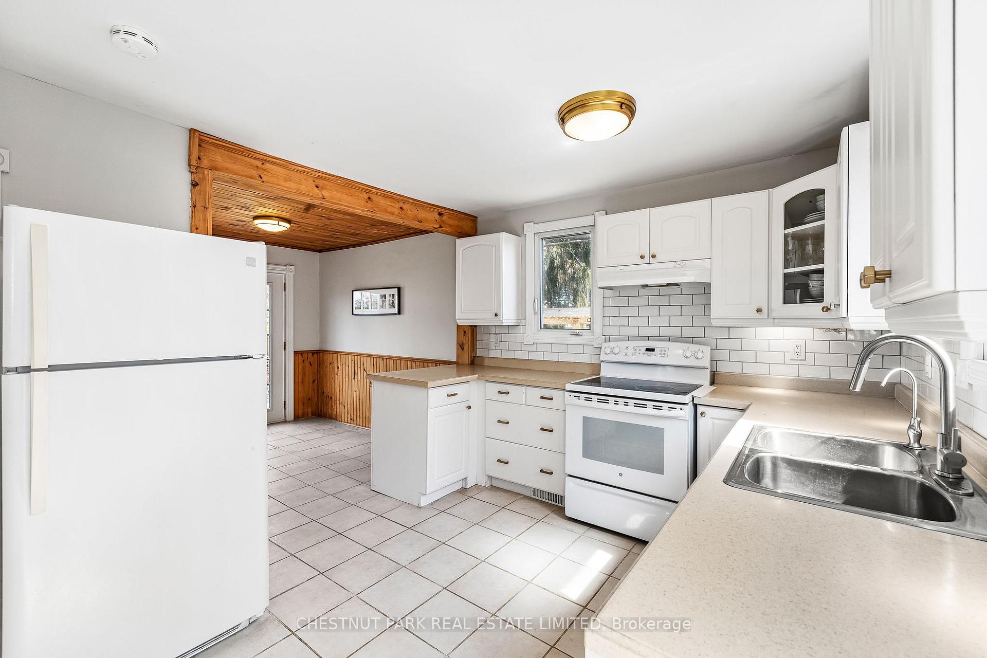 Photo 13 of 81 Victoria Drive, Uxbridge — HOMEH