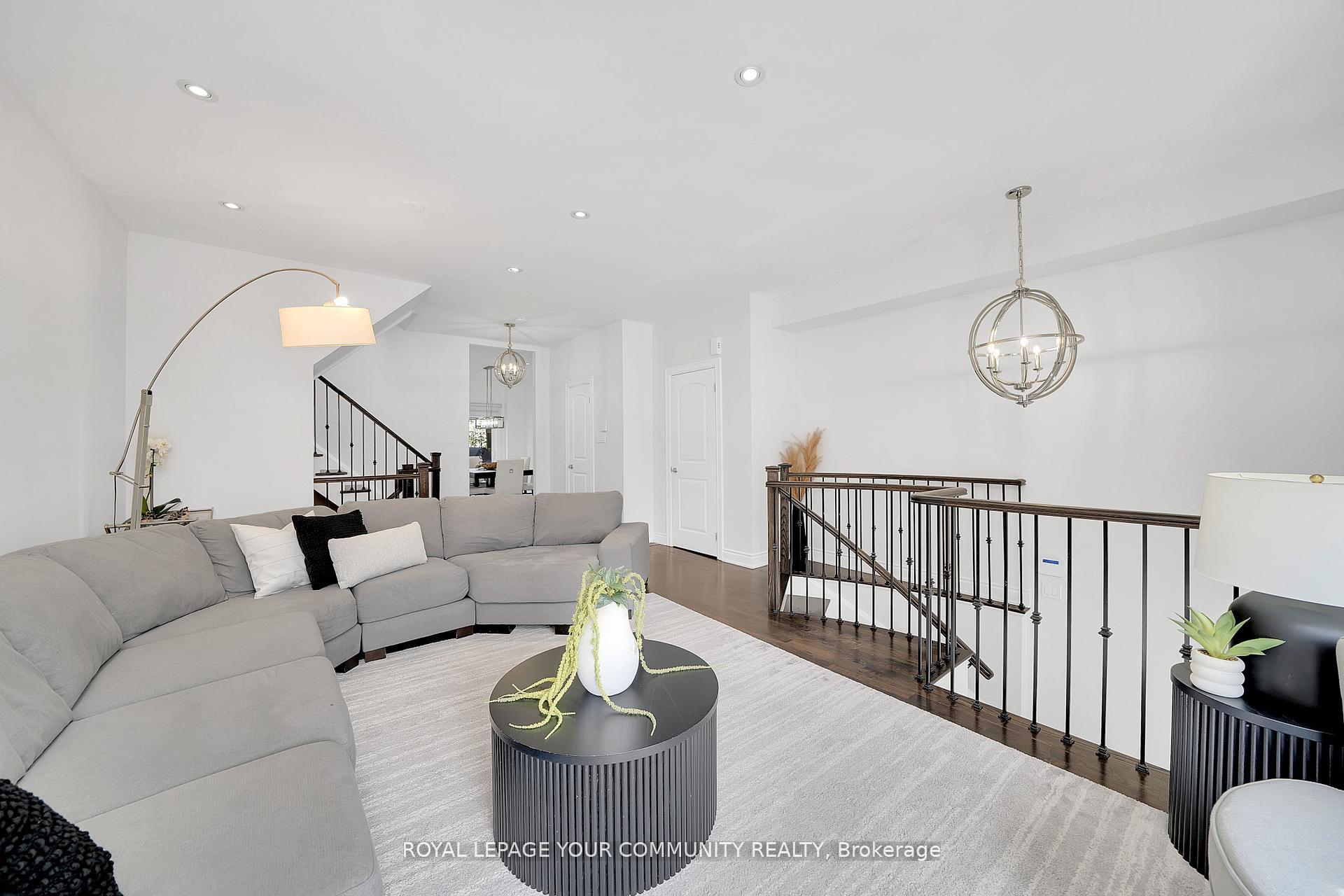 Photo 5 of Unit 5, 8032 Kipling Avenue, Vaughan, West Woodbridge — HOMEH