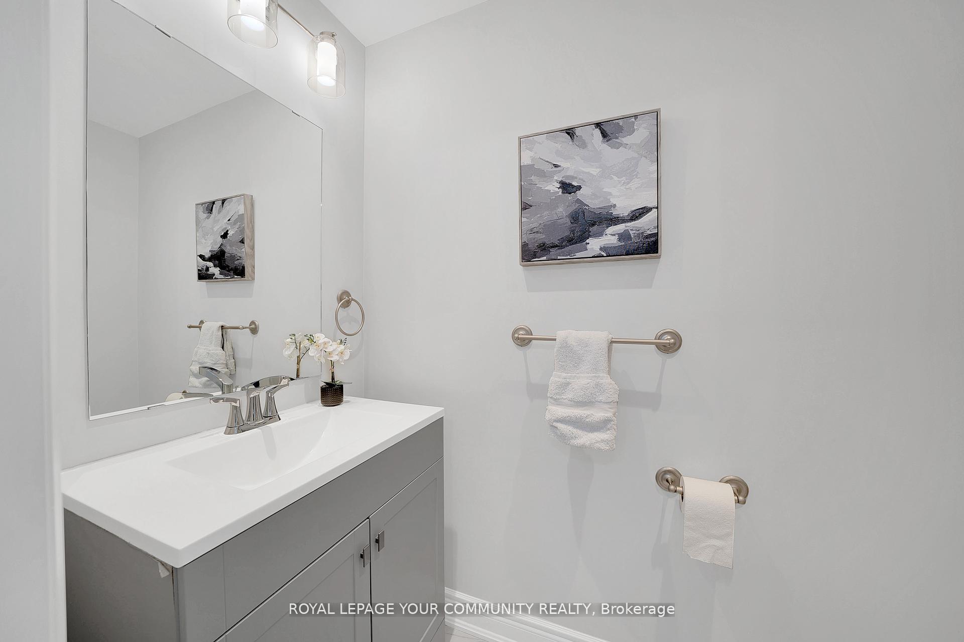 Photo 7 of Unit 5, 8032 Kipling Avenue, Vaughan, West Woodbridge — HOMEH
