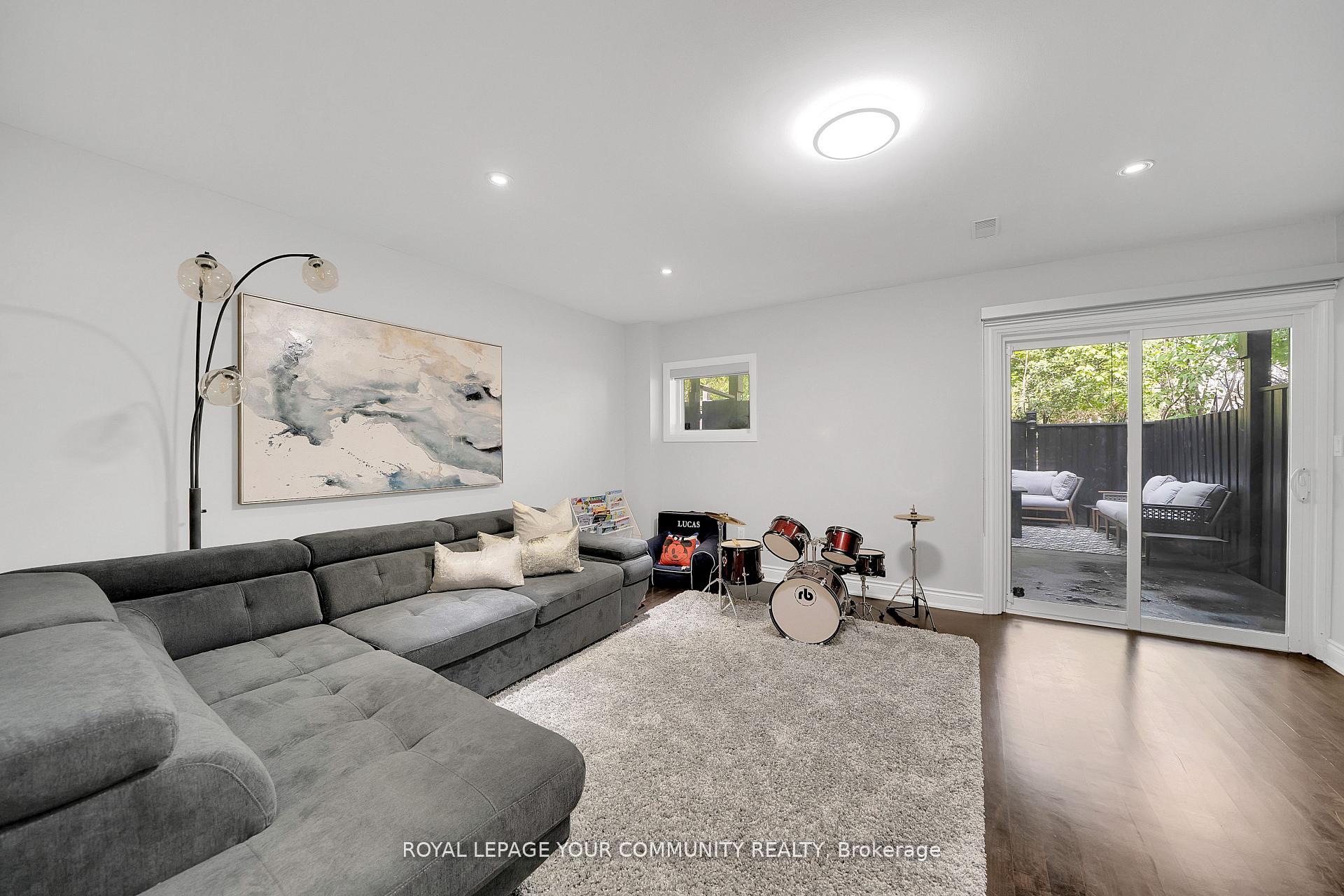 Photo 23 of Unit 5, 8032 Kipling Avenue, Vaughan, West Woodbridge — HOMEH