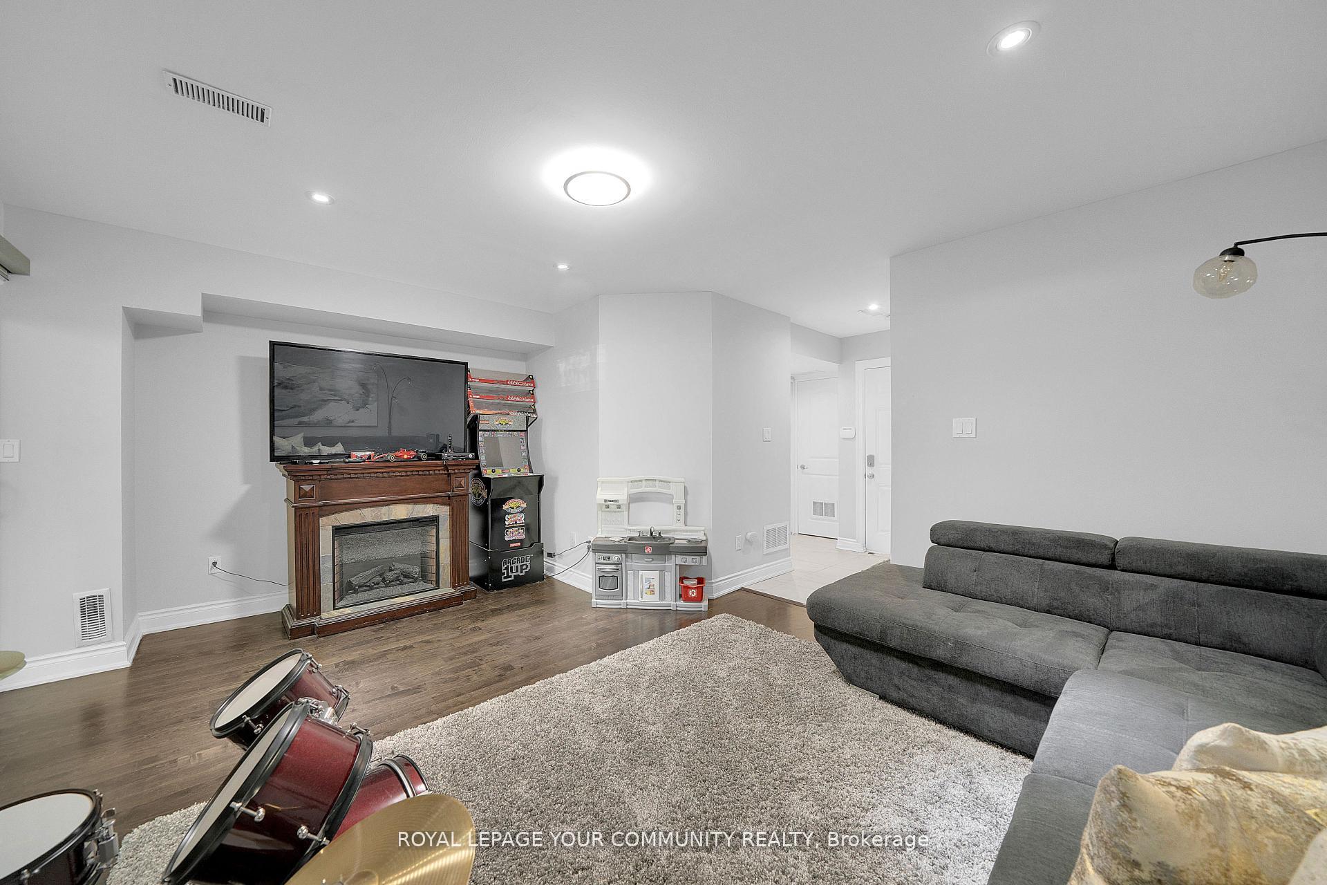 Photo 24 of Unit 5, 8032 Kipling Avenue, Vaughan, West Woodbridge — HOMEH