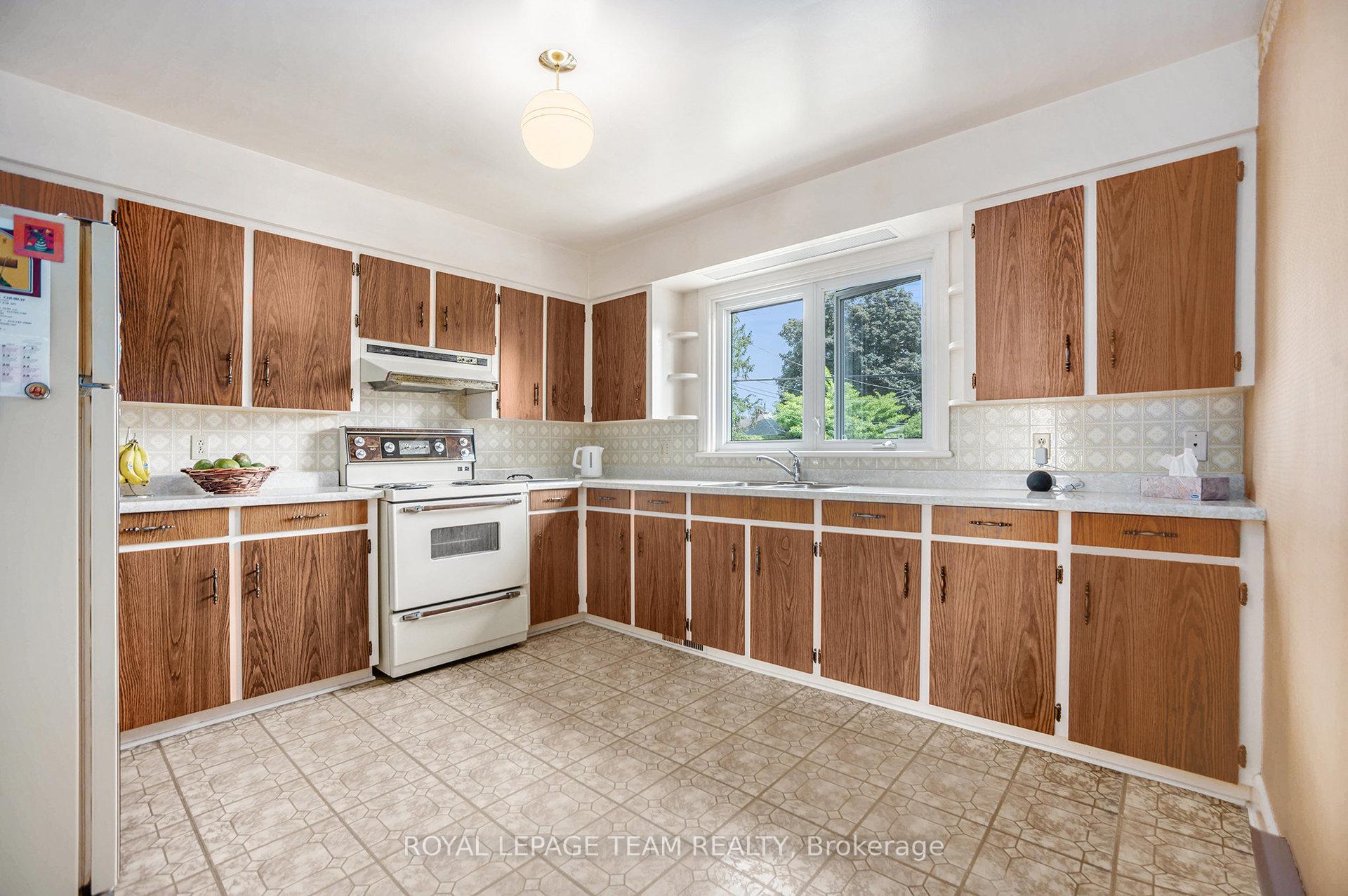 Photo 10 of 1500 Orchard Avenue, Ottawa, Alta Vista — HOMEH