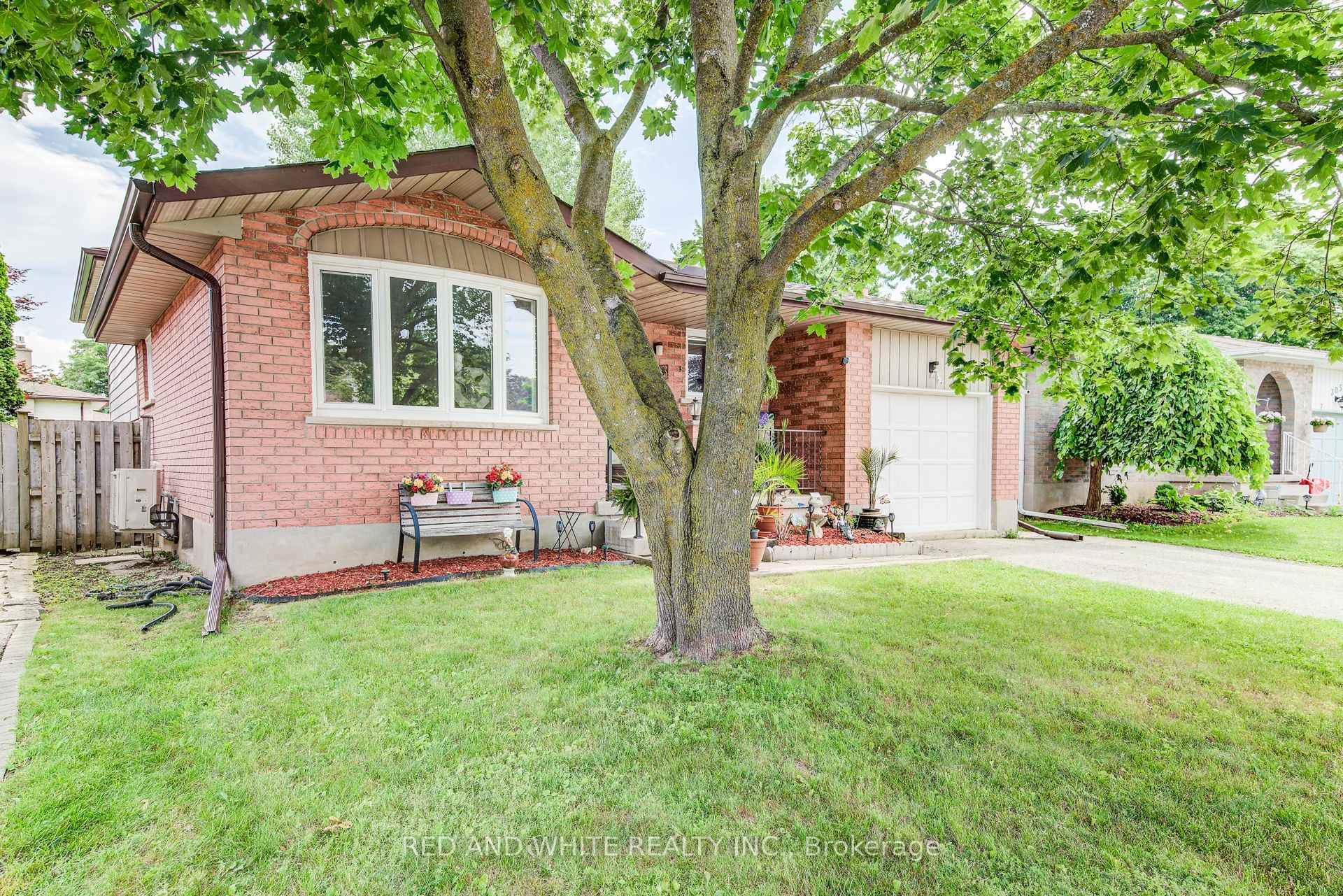 Photo 2 of 303 Conservation Drive, Waterloo — HOMEH