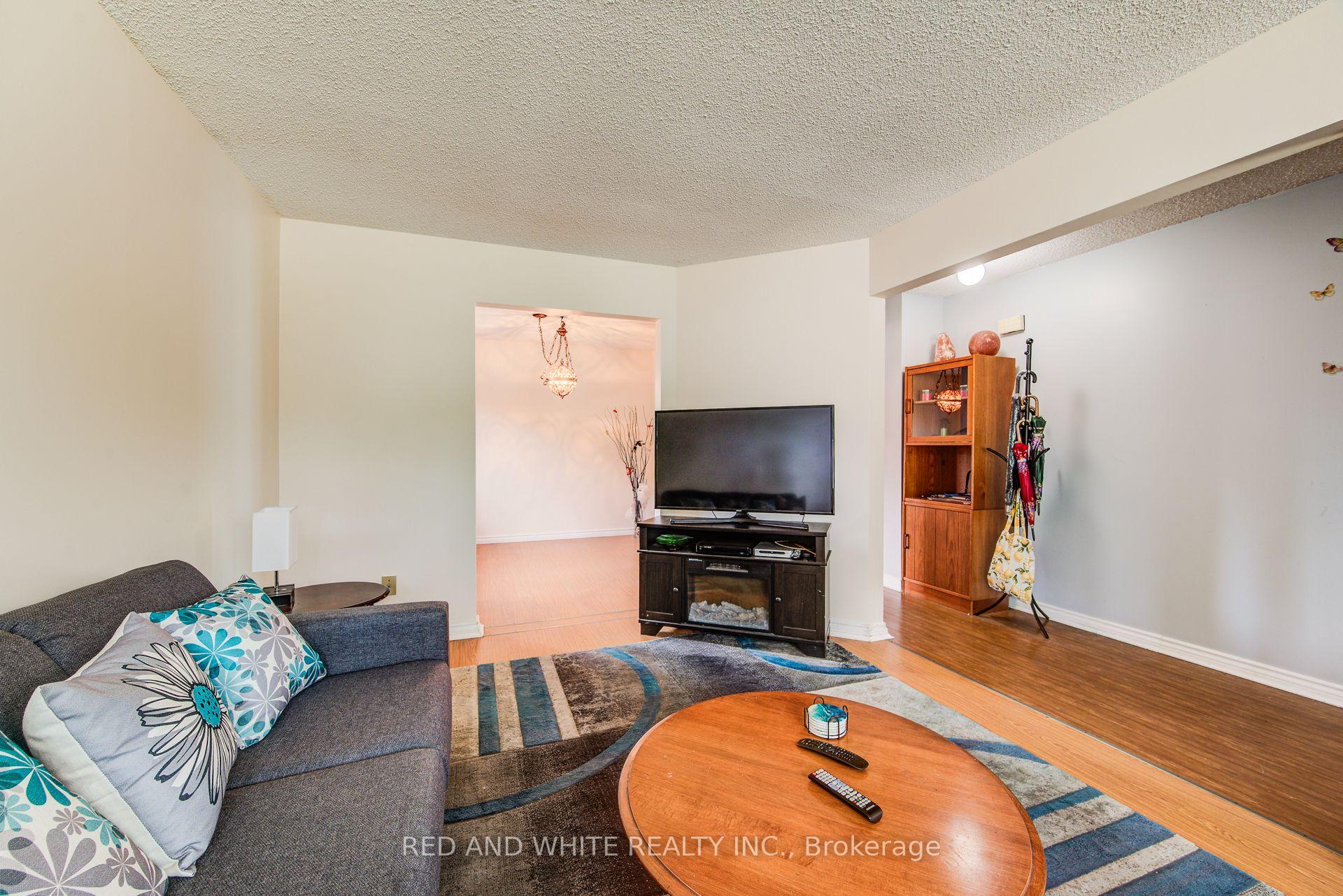 Photo 9 of 303 Conservation Drive, Waterloo — HOMEH