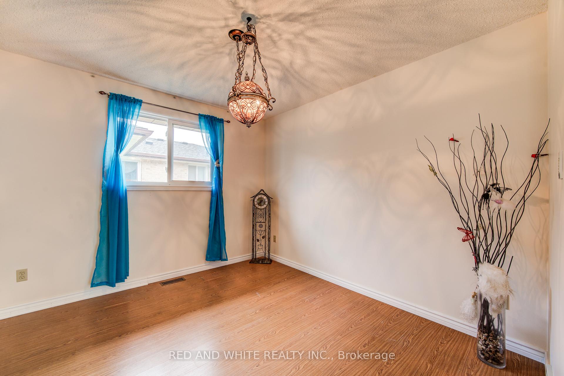 Photo 12 of 303 Conservation Drive, Waterloo — HOMEH